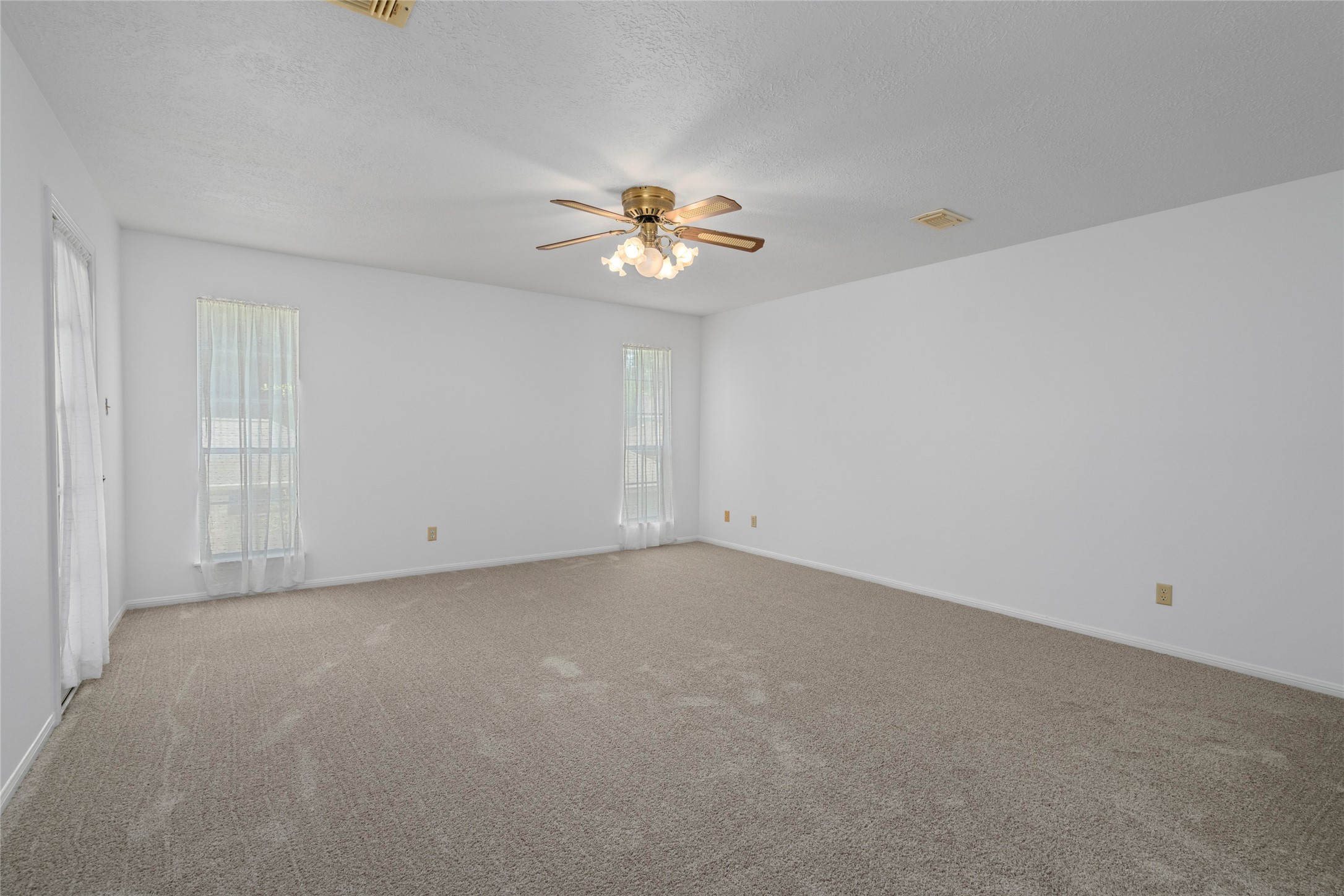 12911 Cloverwood Drive Property Photo 22
