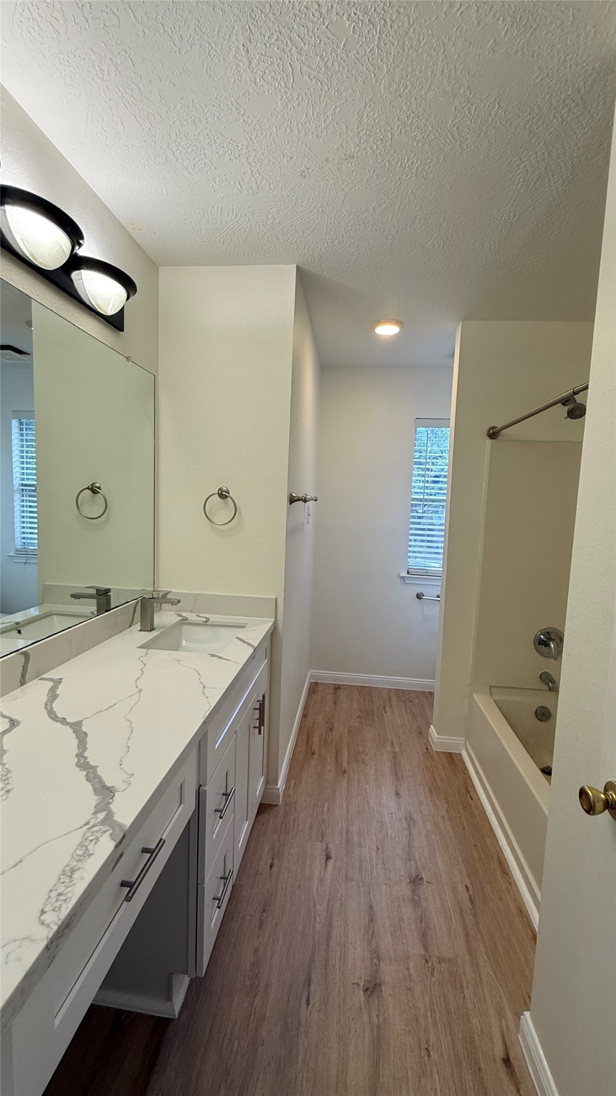 834 Oak West Drive Property Photo 16