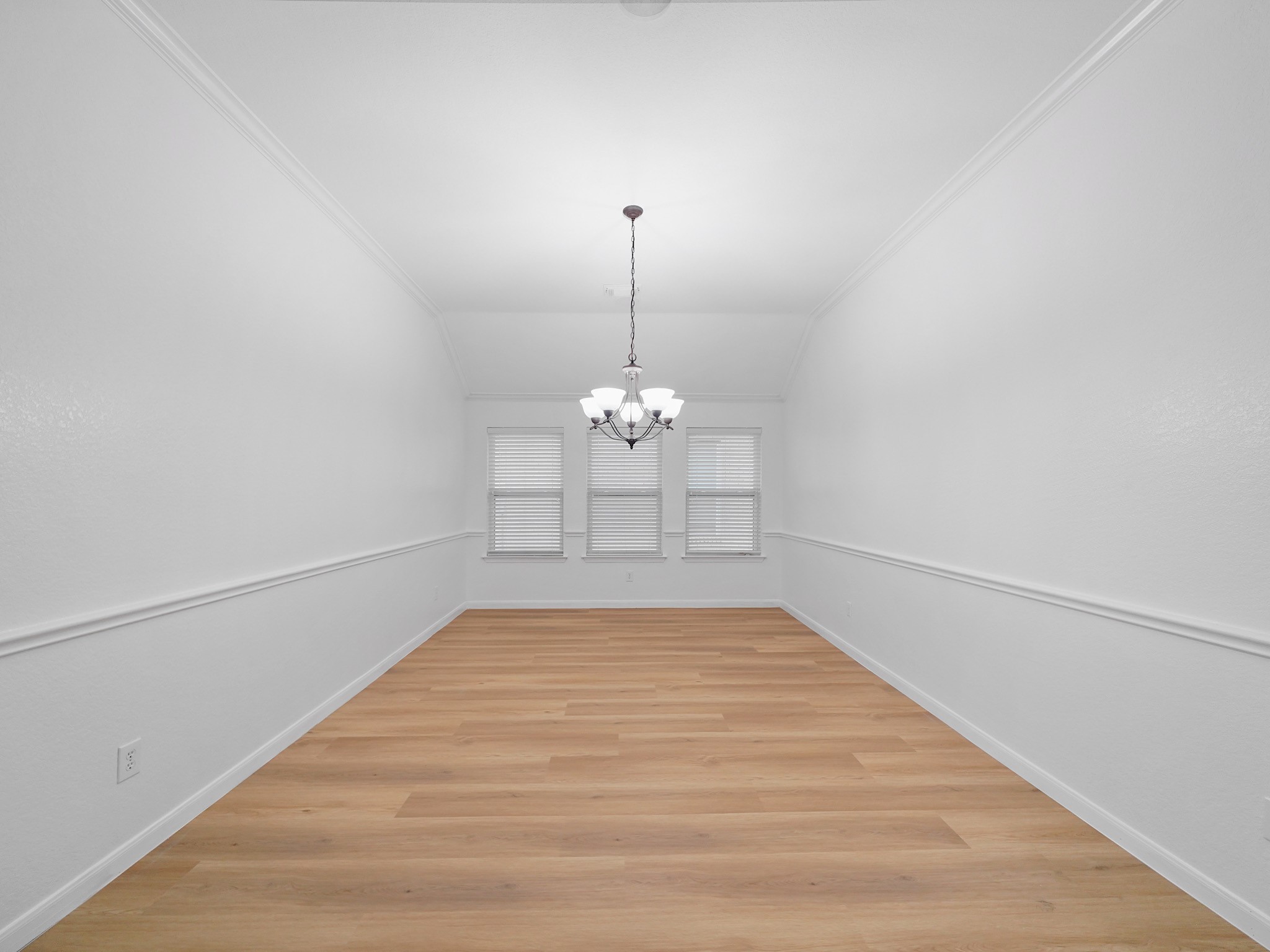 5614 Valley Scene Way Property Photo 5