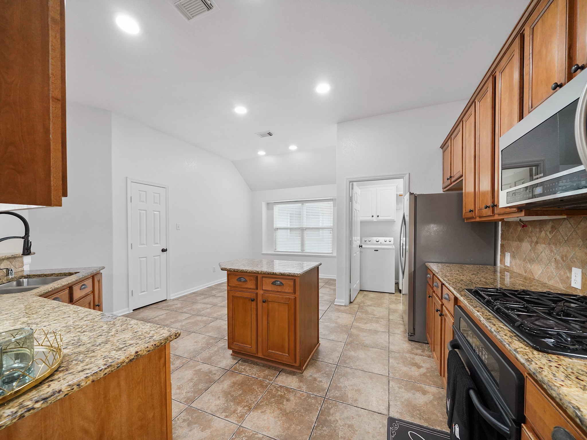5614 Valley Scene Way Property Photo 13