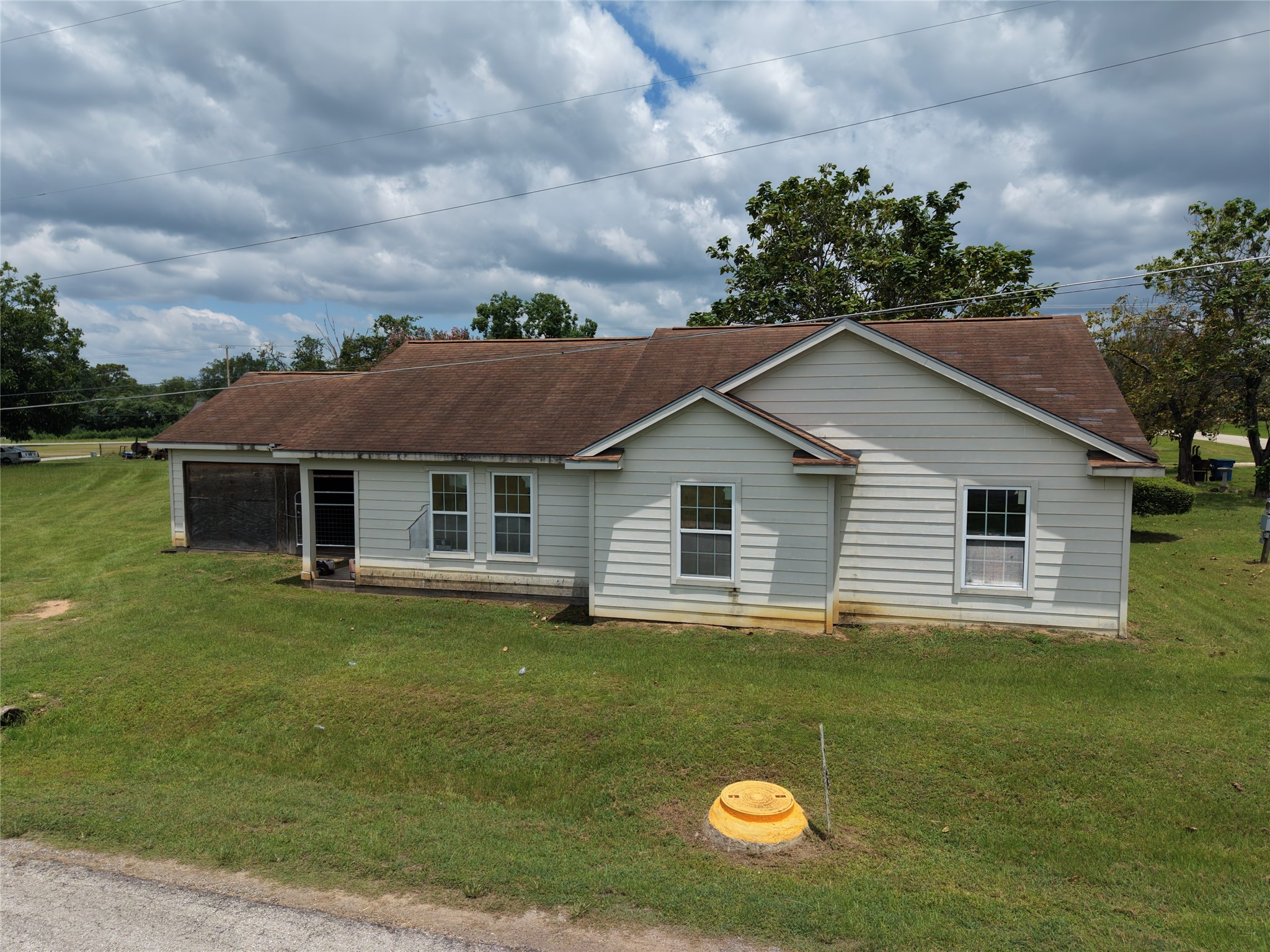 1420 Colorado St Property Photo 3