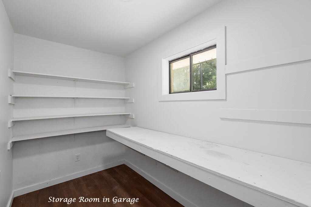 706 Ave A Property Photo 33