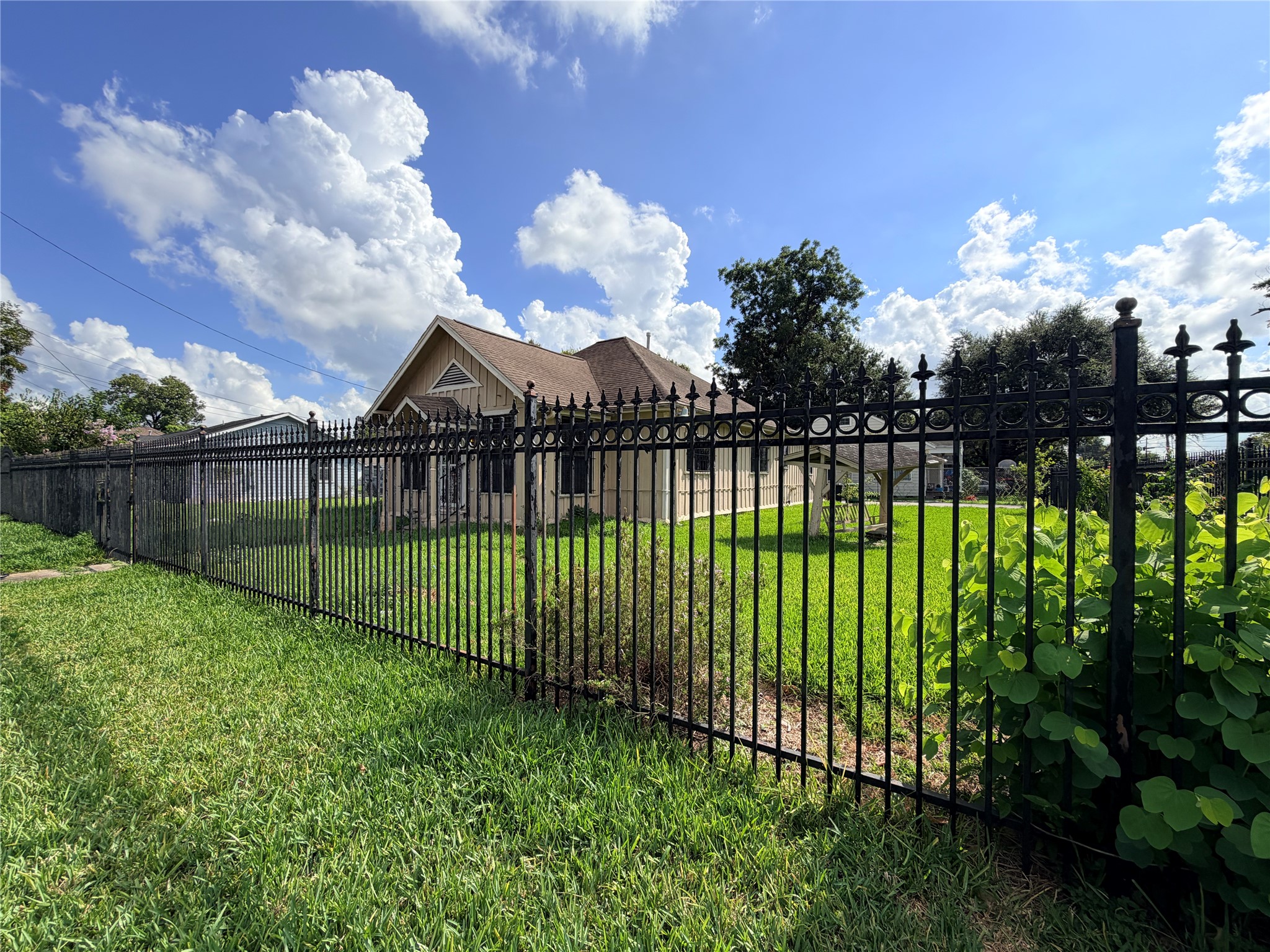 3402 Cochran Street Property Photo 1