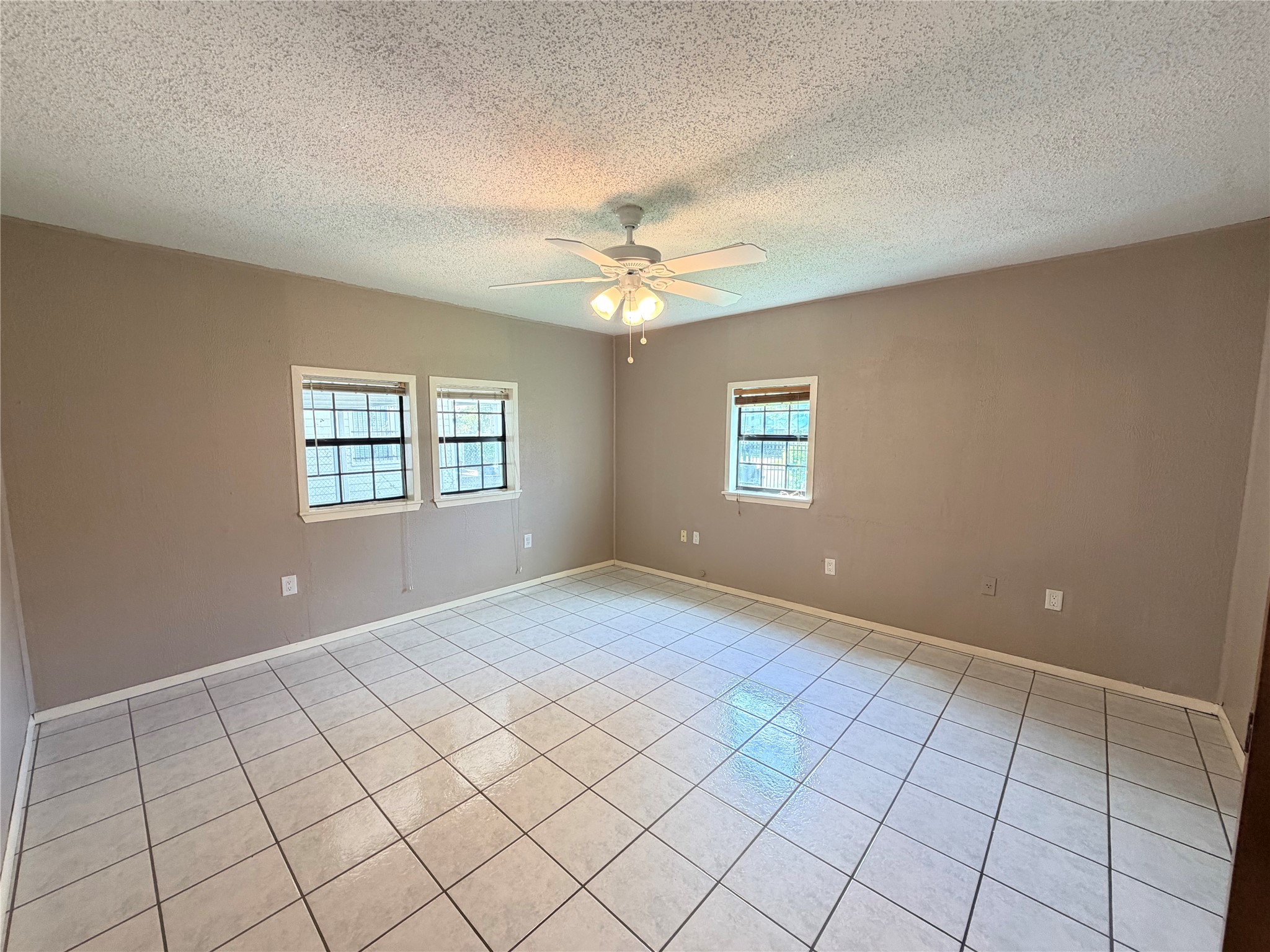 3402 Cochran Street Property Photo 15