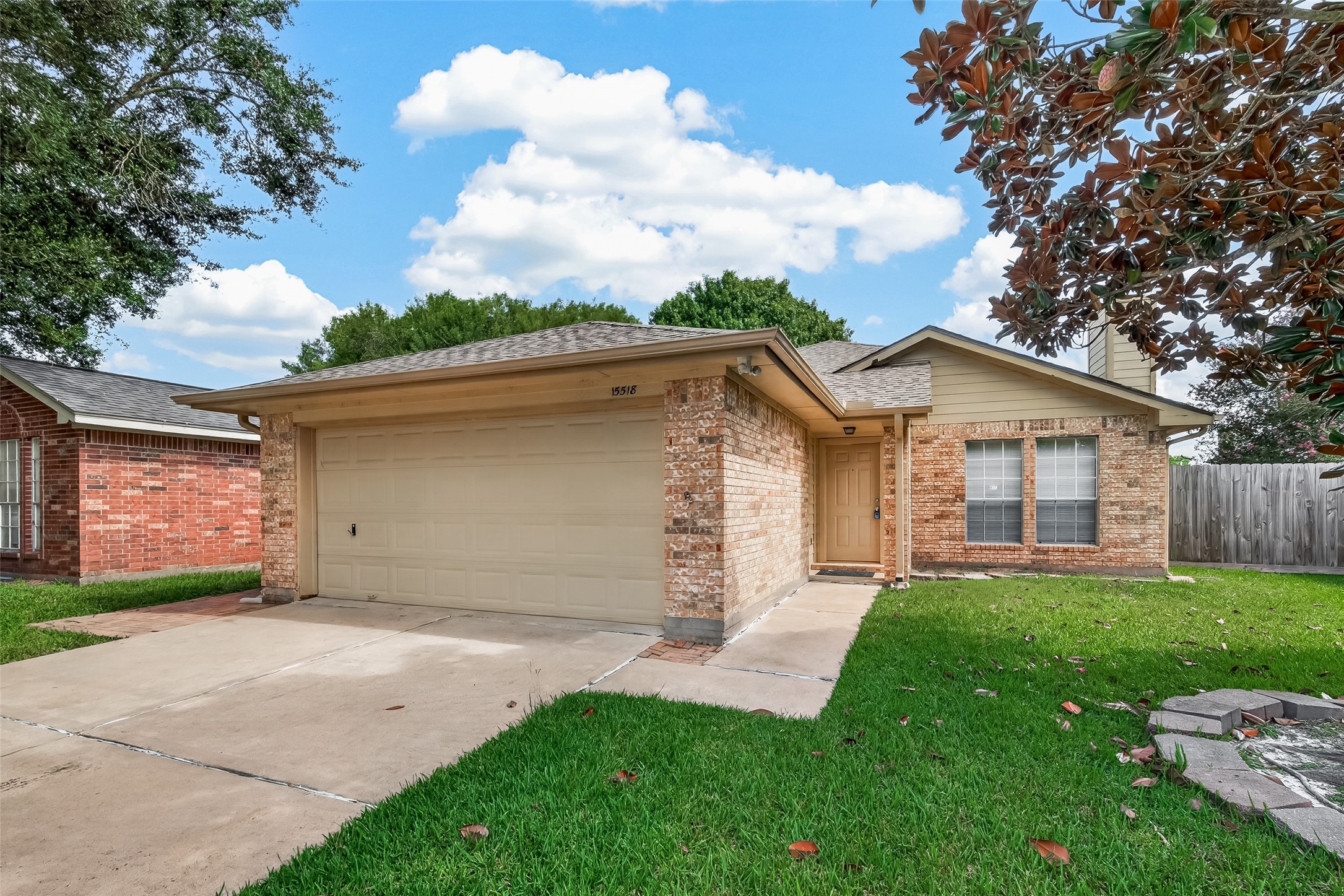 15518 Town Green Drive Property Photo 2