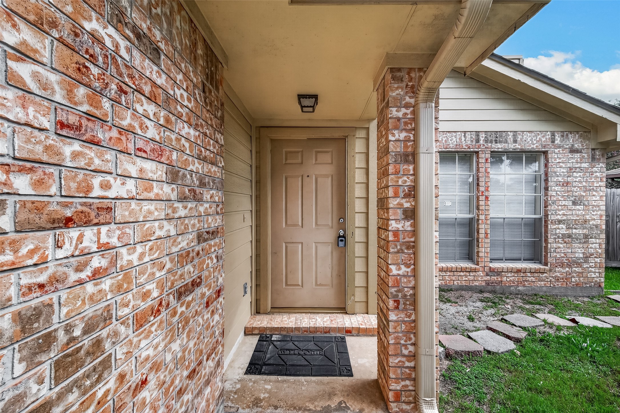 15518 Town Green Drive Property Photo 4