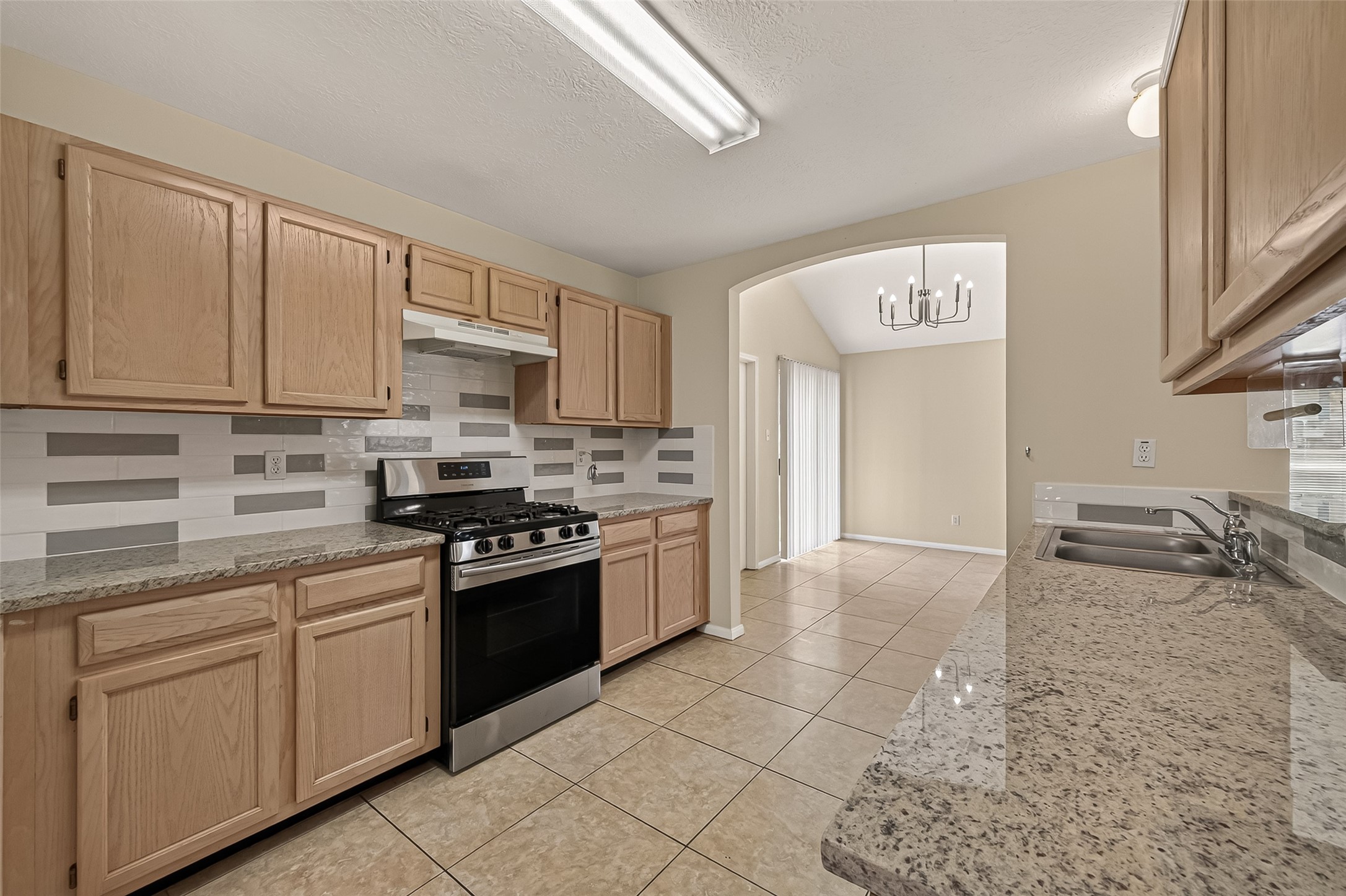 15518 Town Green Drive Property Photo 10
