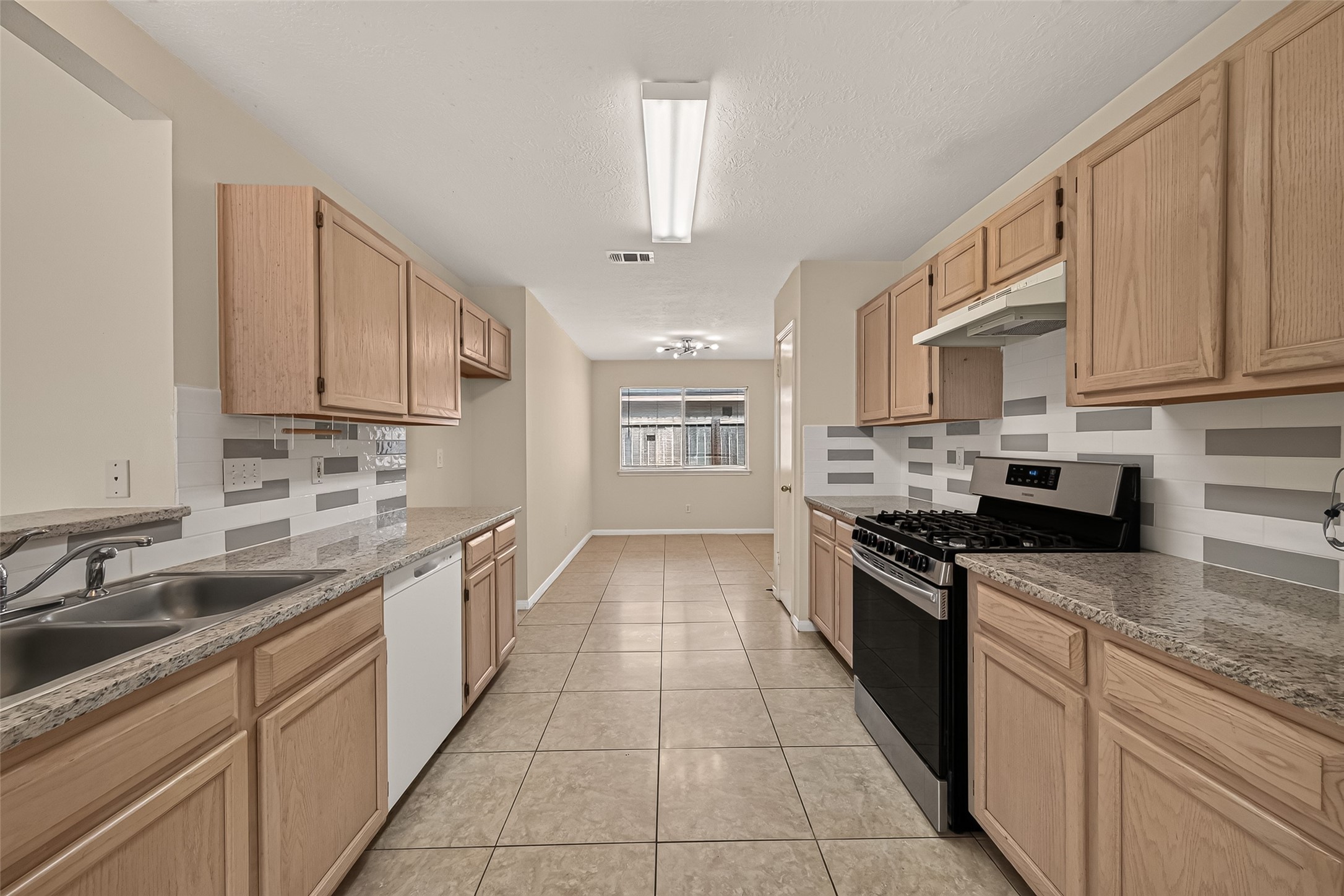 15518 Town Green Drive Property Photo 12