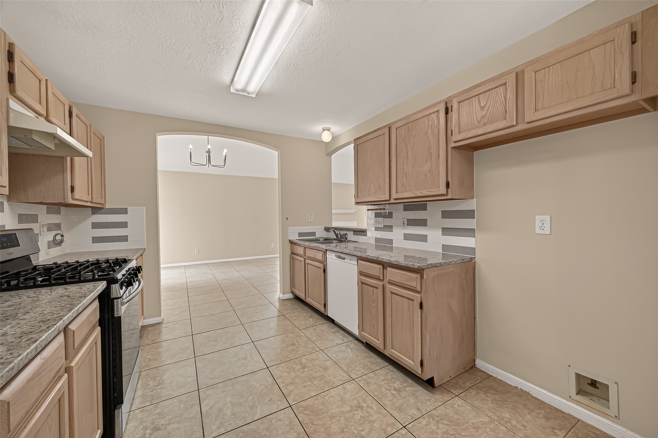 15518 Town Green Drive Property Photo 13