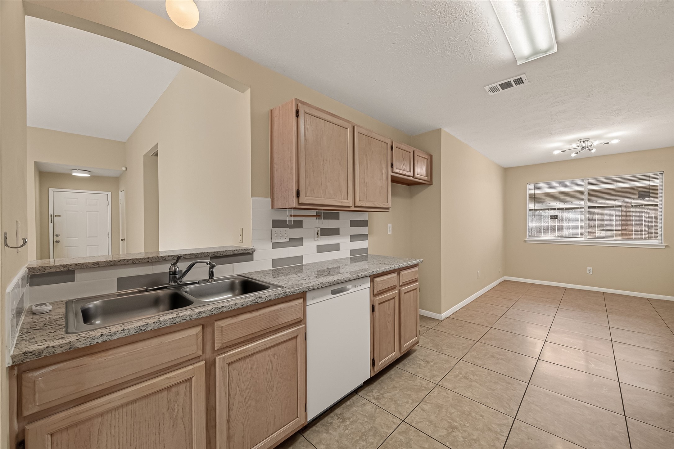 15518 Town Green Drive Property Photo 14