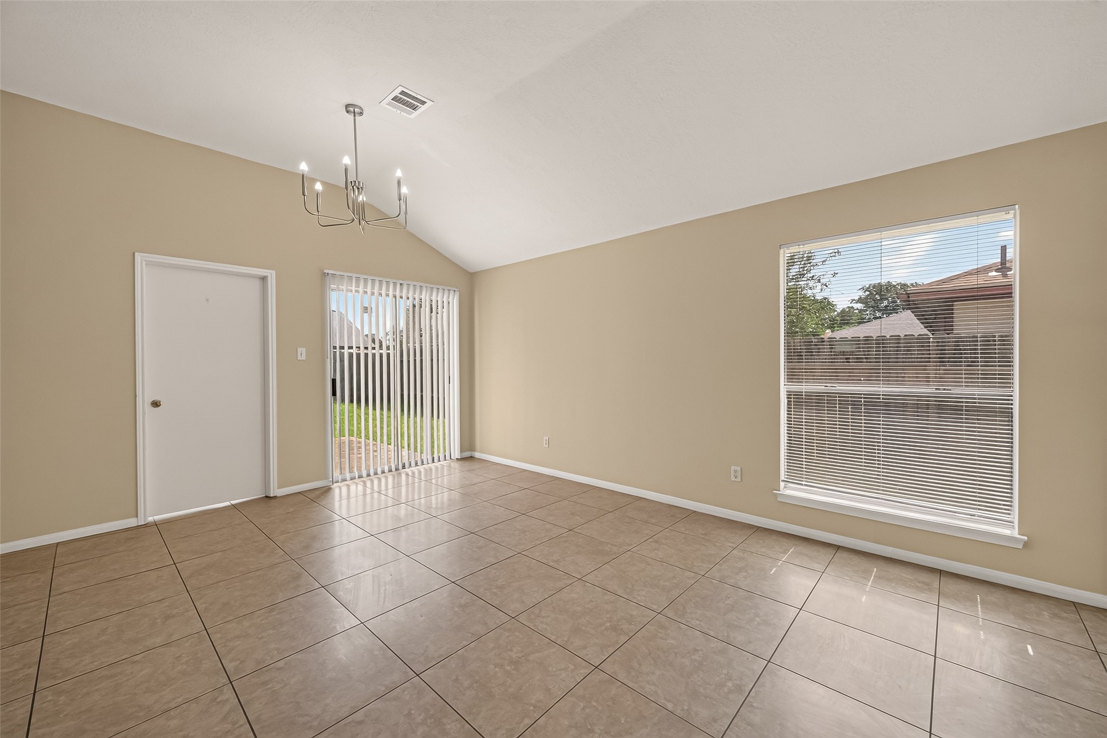 15518 Town Green Drive Property Photo 20