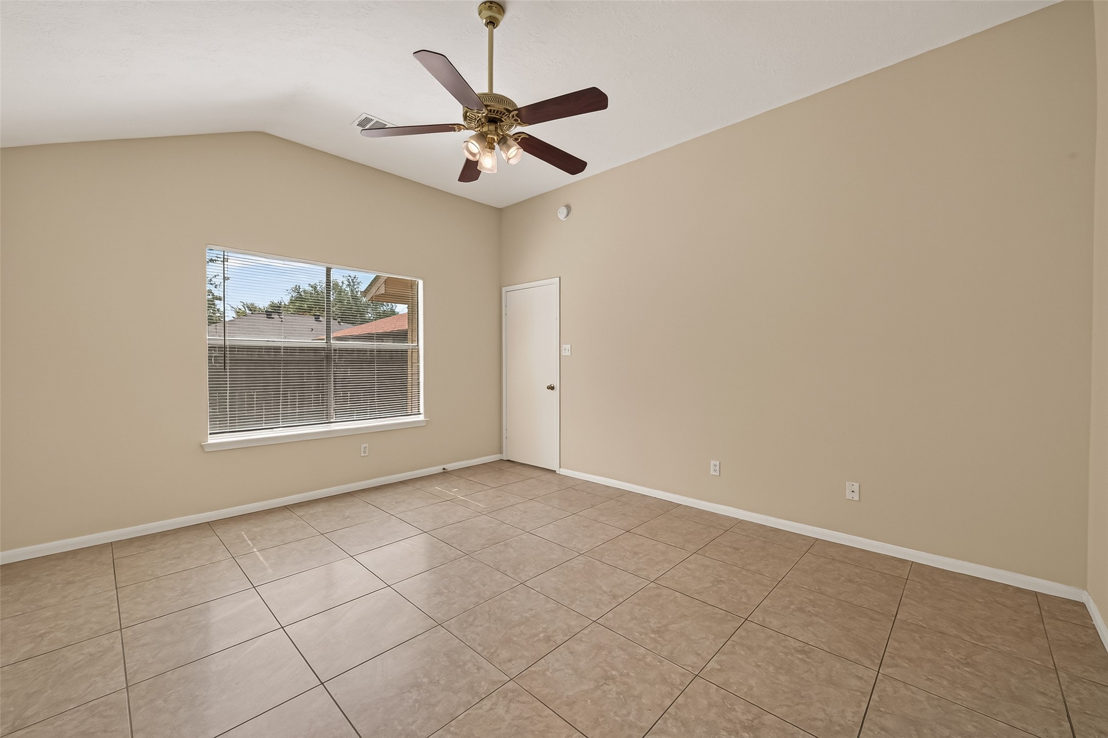 15518 Town Green Drive Property Photo 21
