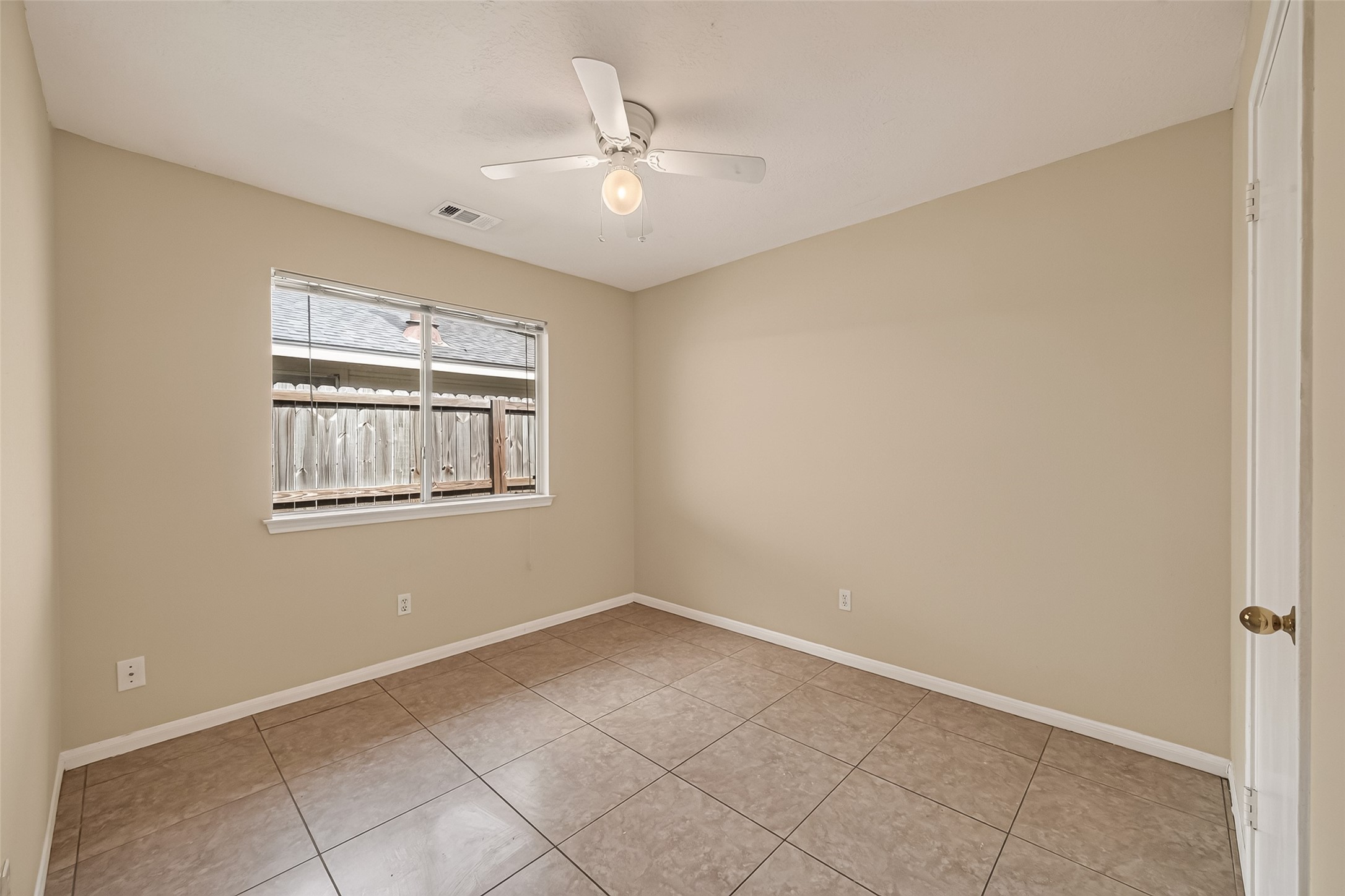 15518 Town Green Drive Property Photo 29