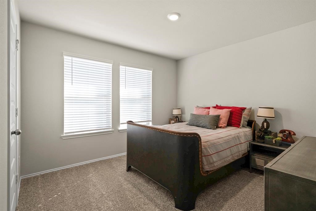 11202 34th Avenue N Property Photo 10