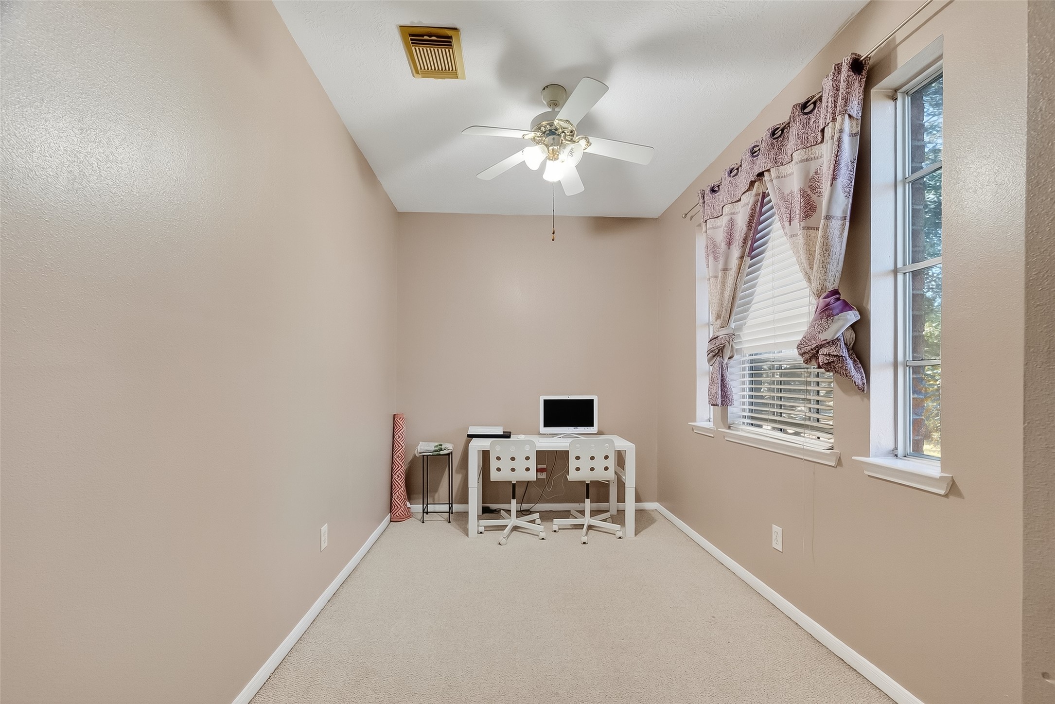 15527 Seminole Canyon Drive Property Photo 9