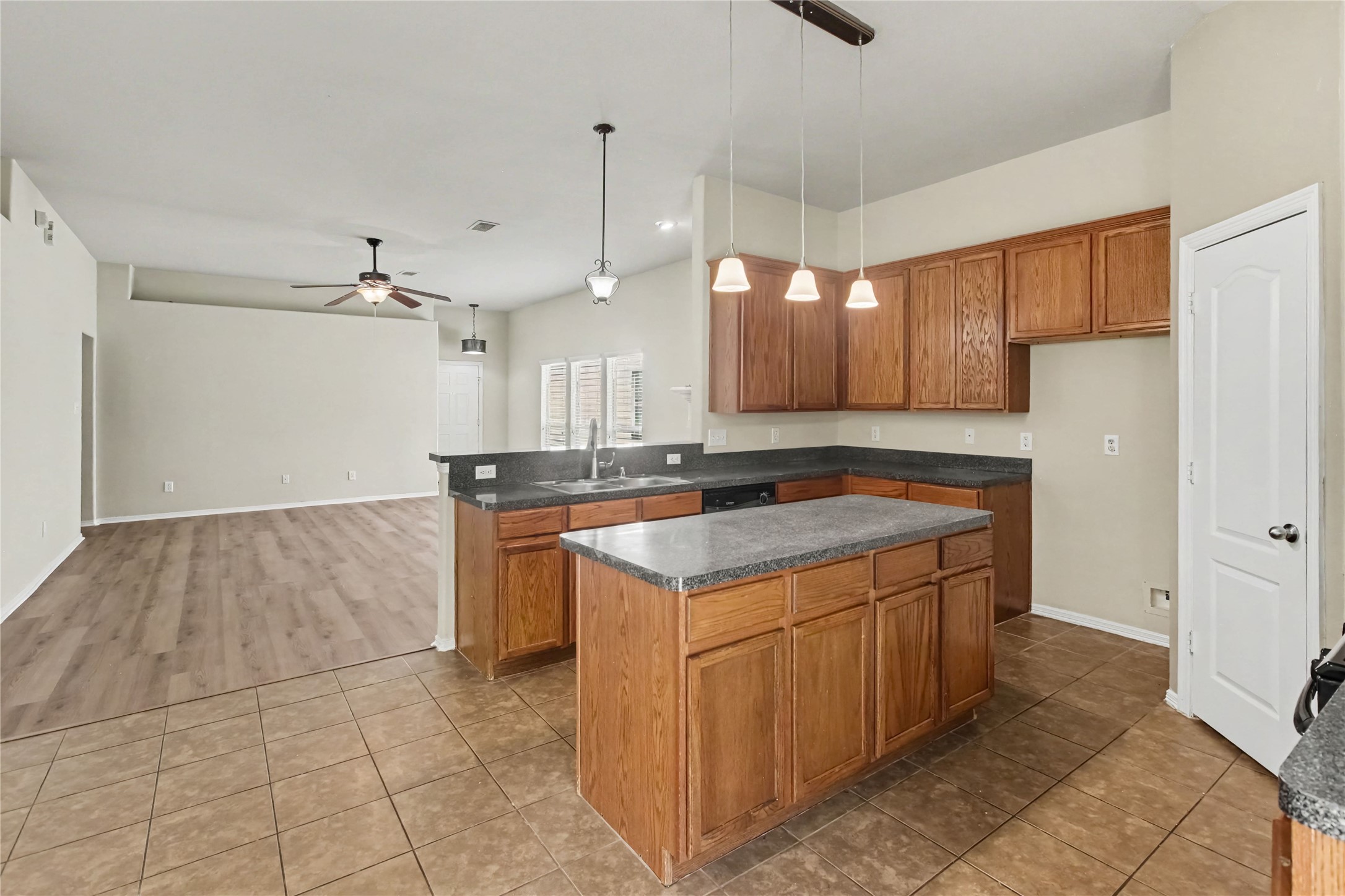 7 Briar Grove Court Property Photo 4