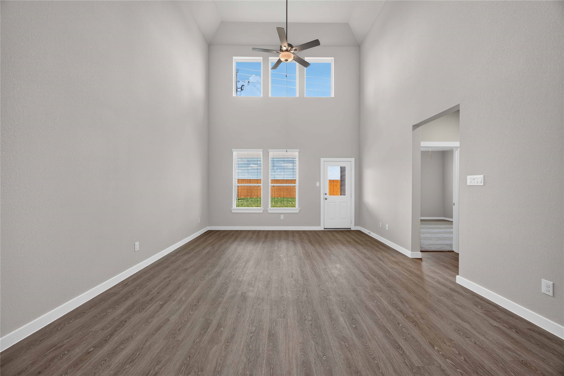 1041 Bluebonnet Trails Property Photo 3