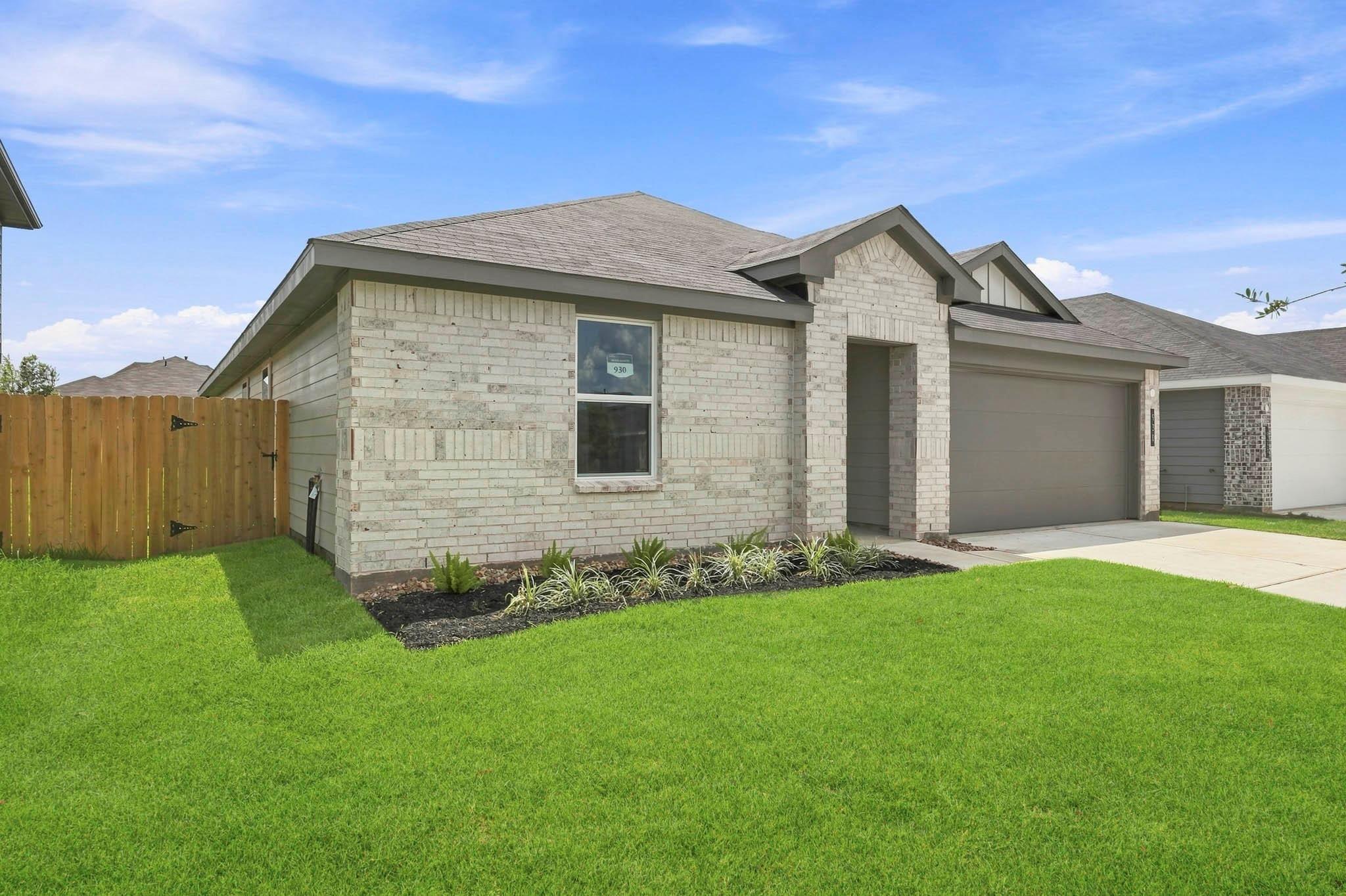 930 Sutherland Falls Street, Conroe Tx 77303 Property Photo 2