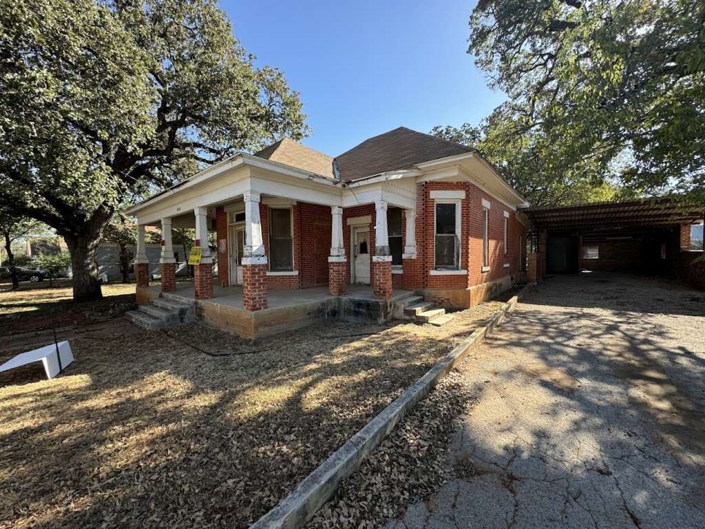1414 Avenue A Property Photo 1