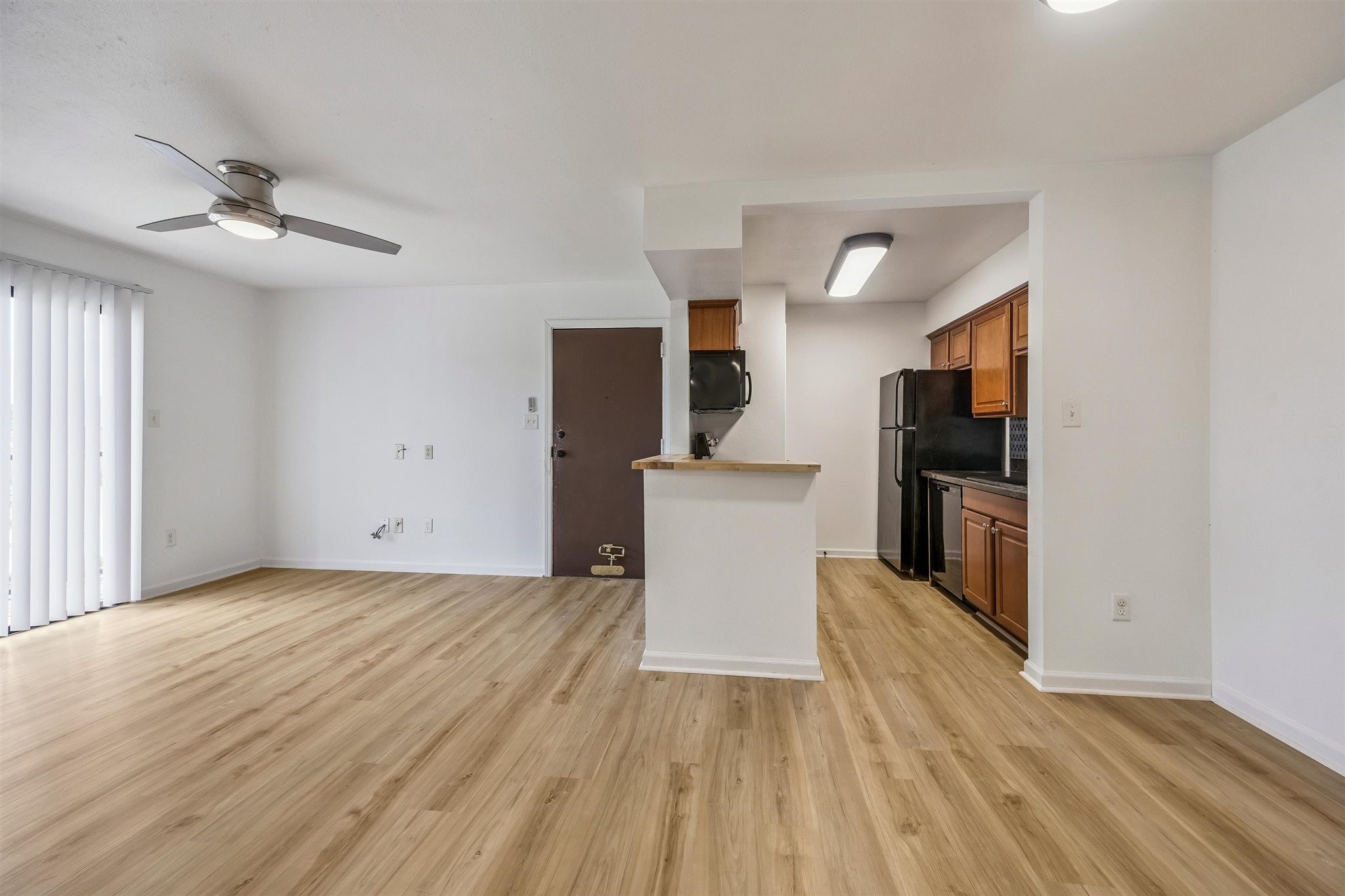 904 University Oaks Boulevard 118 Property Photo 6