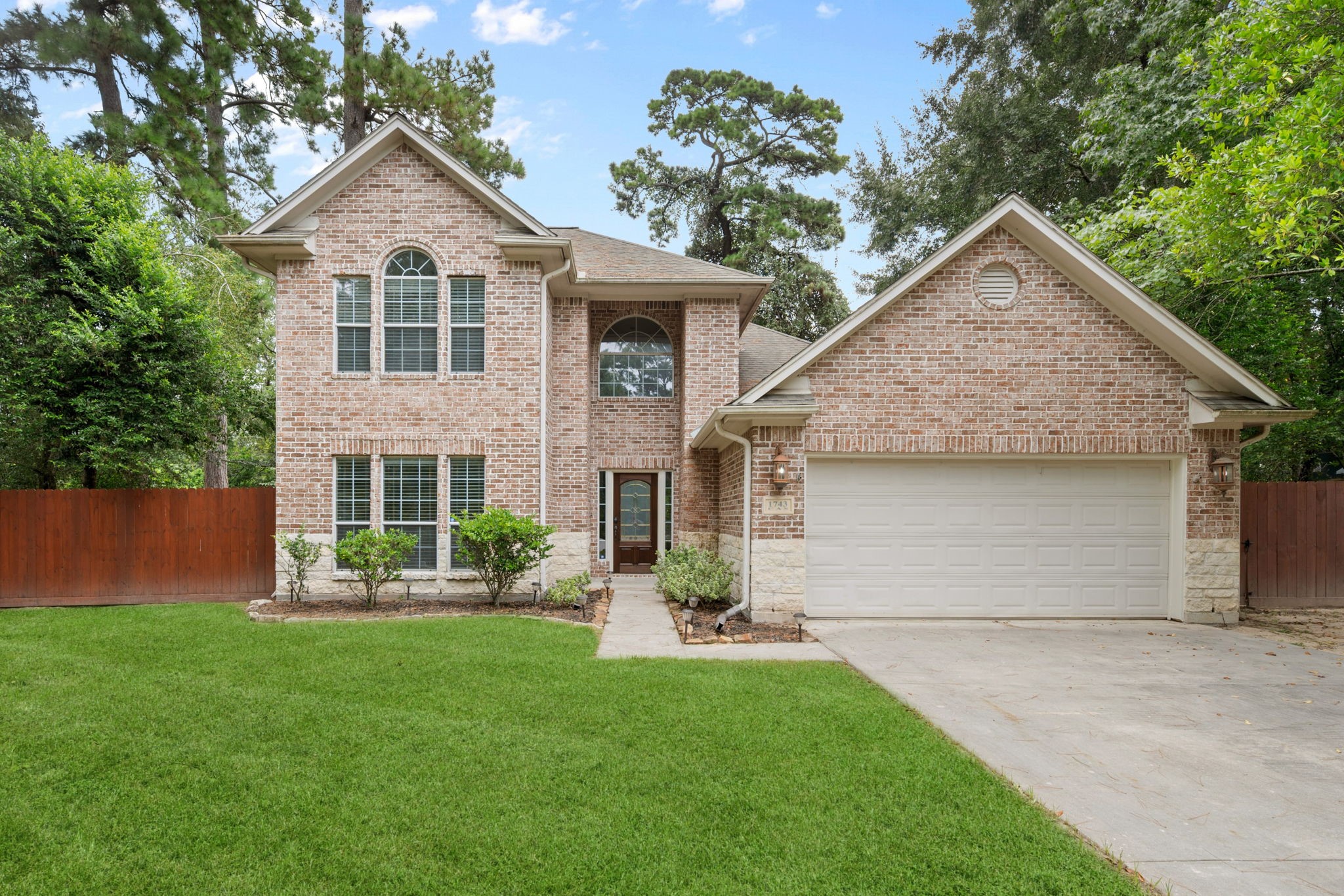 1743 Hill Top Lane Property Photo 3