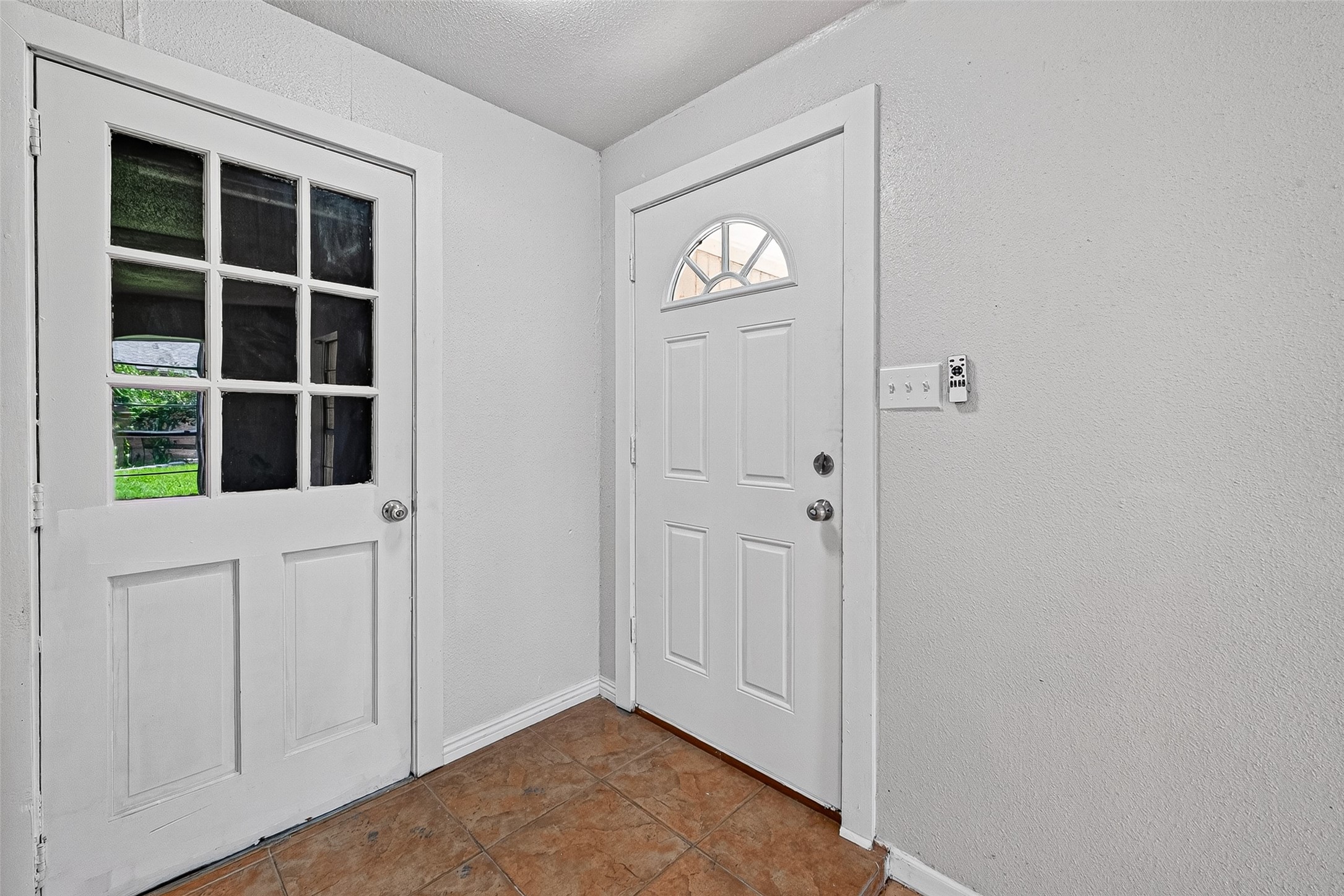 1119 Pinecroft Drive Property Photo 7