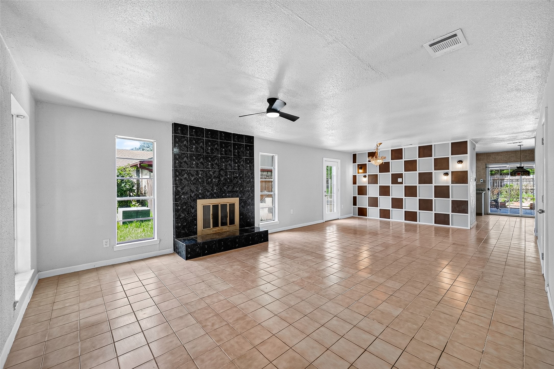 1119 Pinecroft Drive Property Photo 11