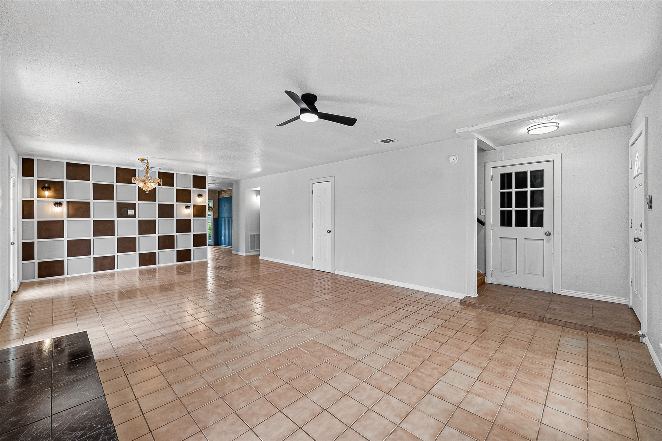 1119 Pinecroft Drive Property Photo 12