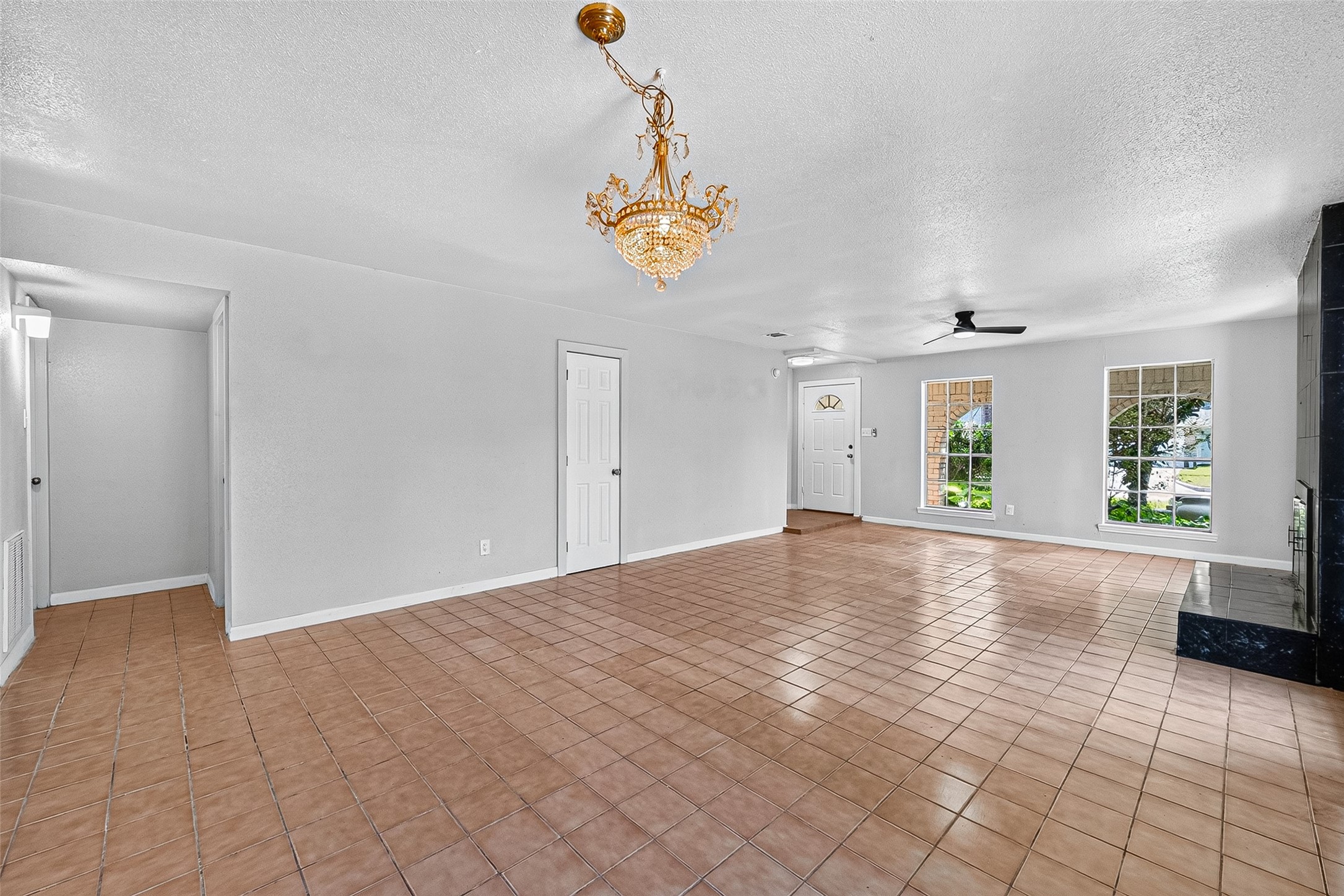 1119 Pinecroft Drive Property Photo 14