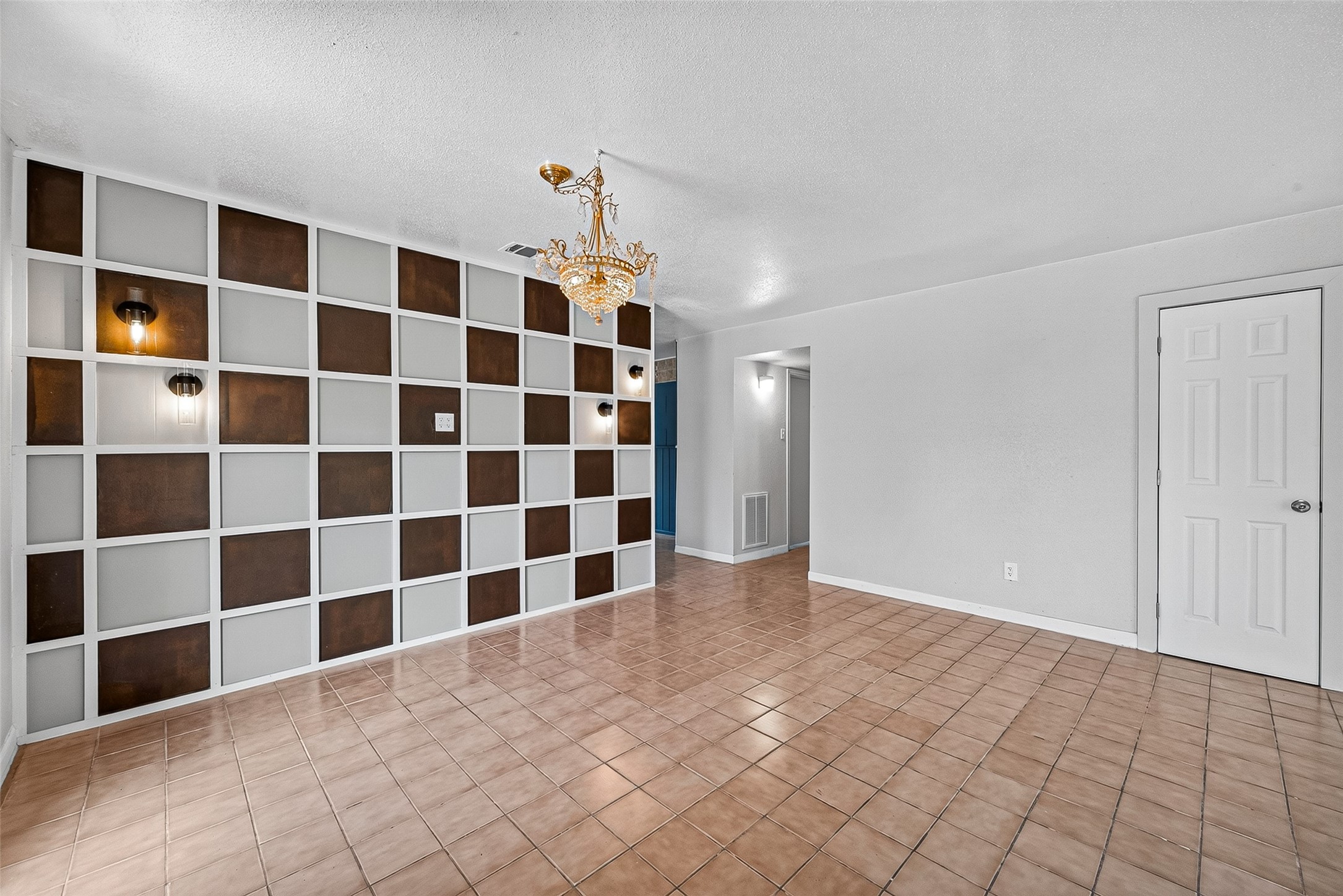 1119 Pinecroft Drive Property Photo 16