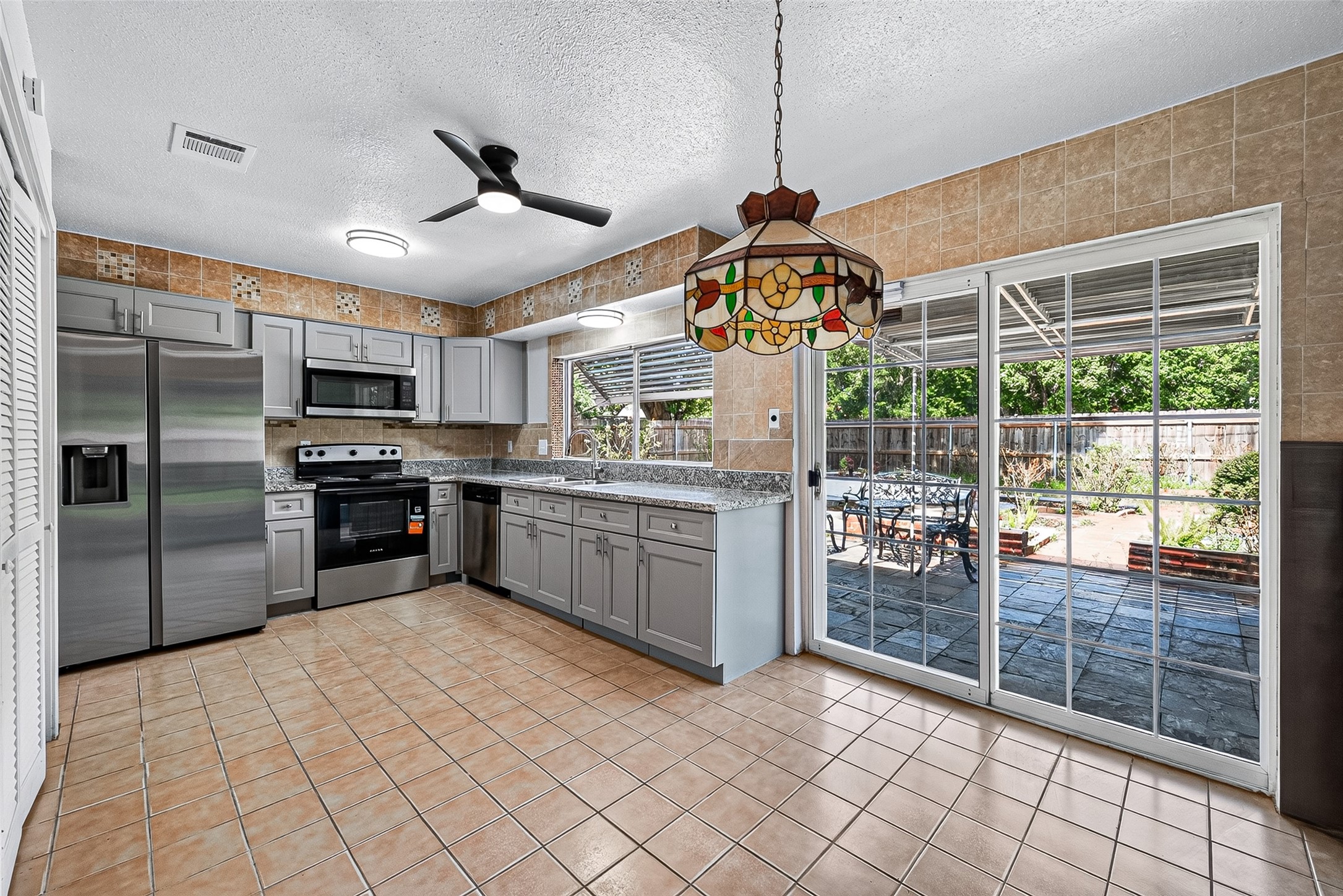 1119 Pinecroft Drive Property Photo 18