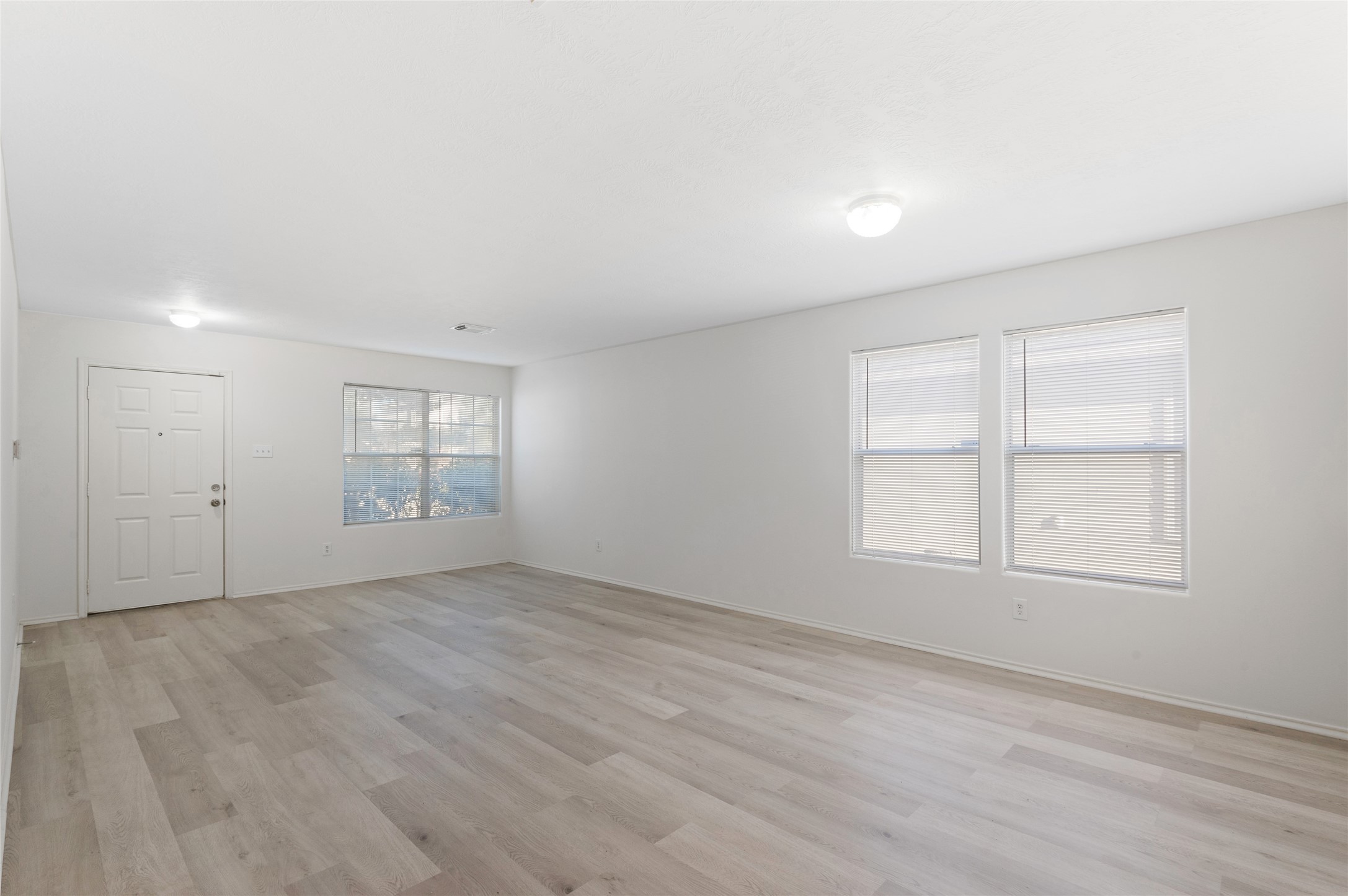 2923 Katybriar Lane Property Photo 2