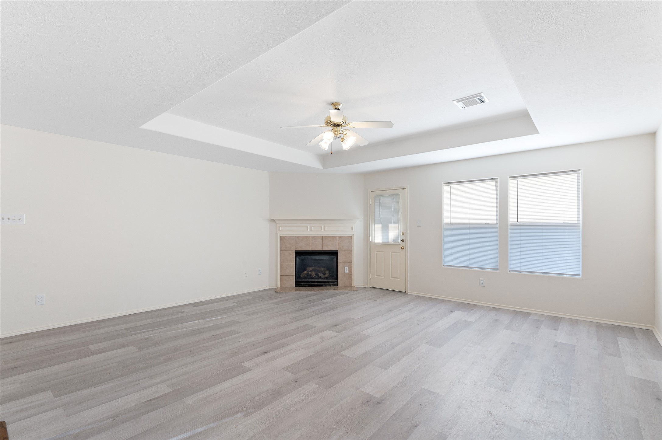2923 Katybriar Lane Property Photo 5