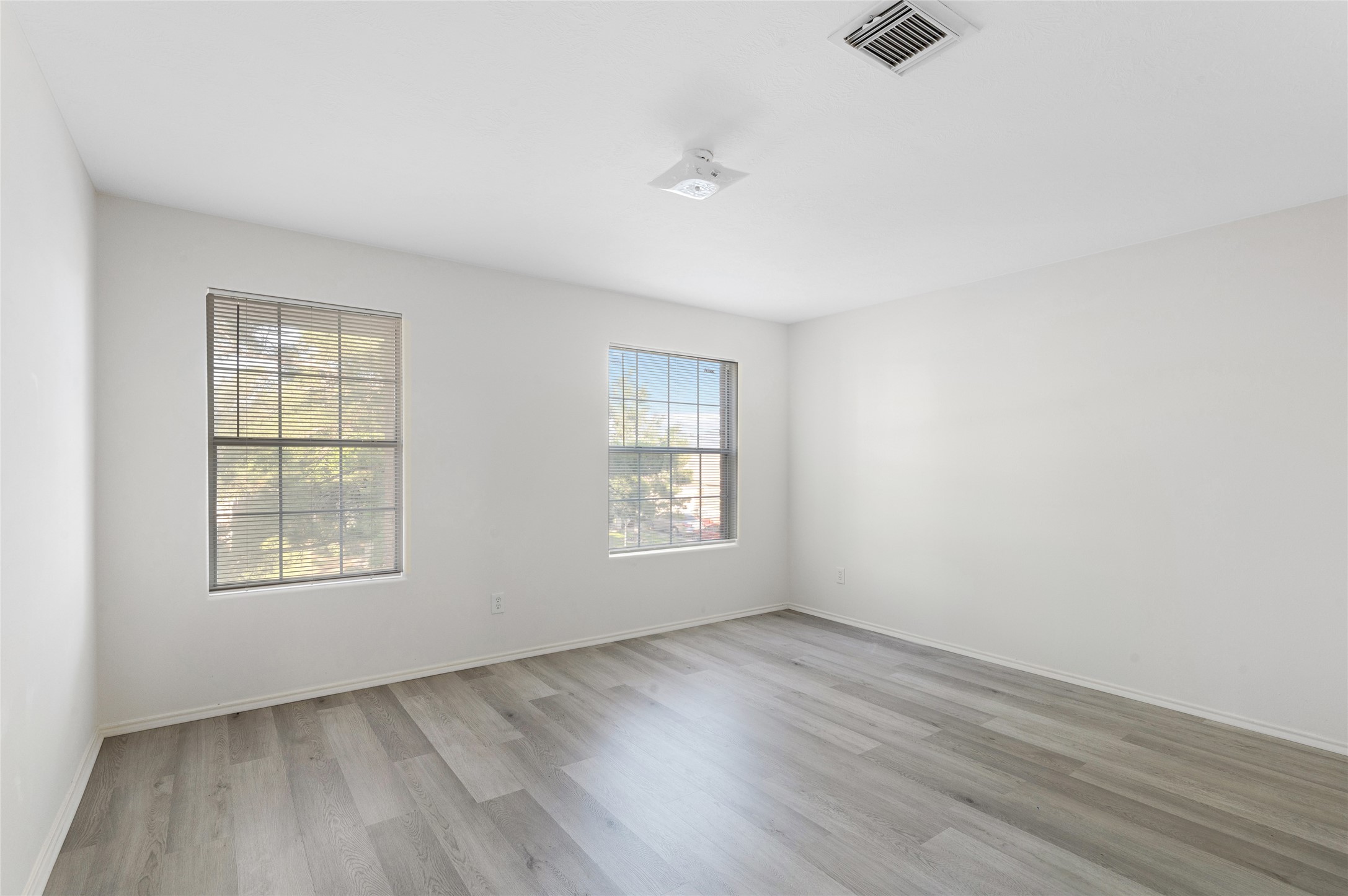 2923 Katybriar Lane Property Photo 16
