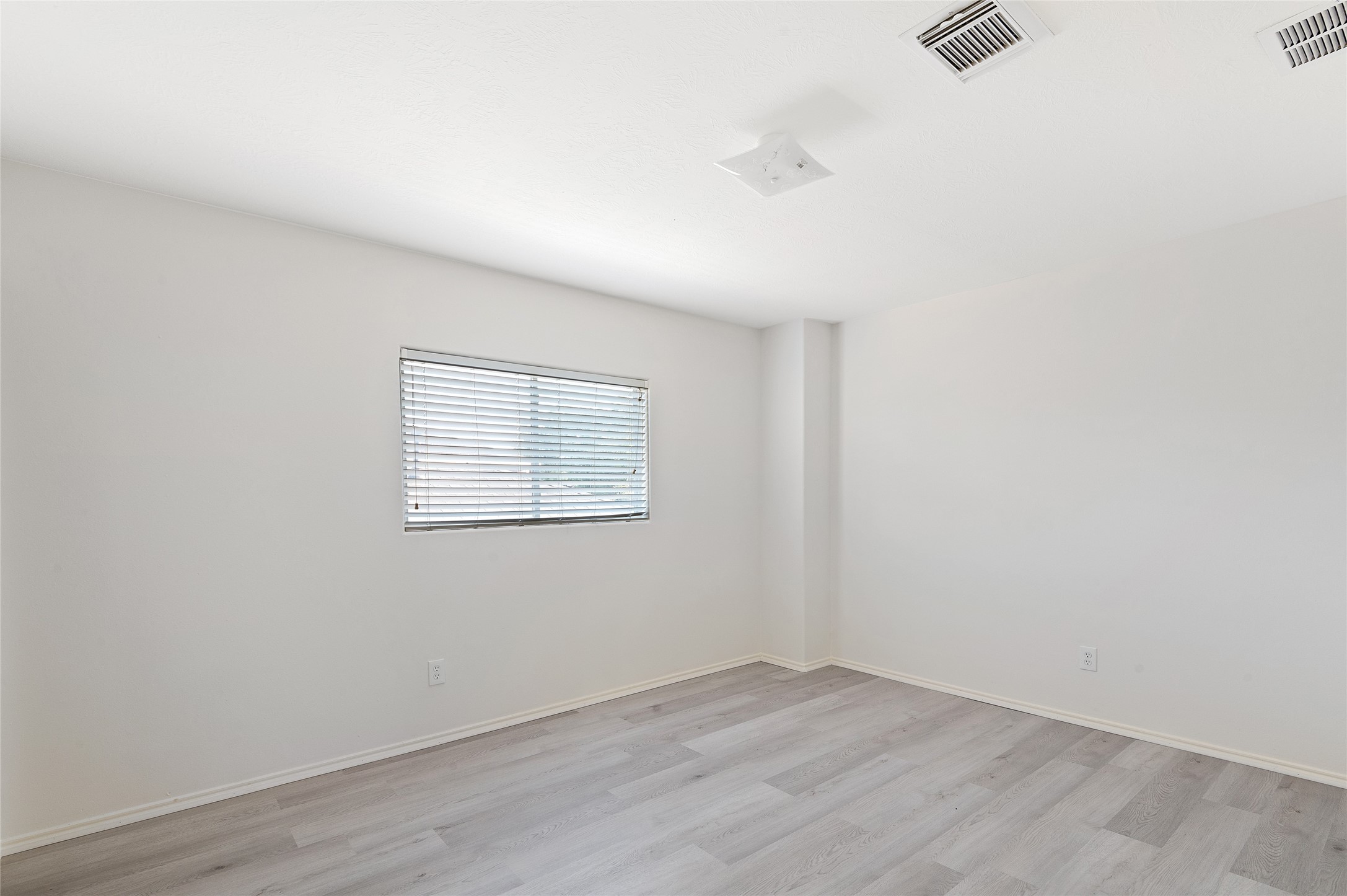 2923 Katybriar Lane Property Photo 18