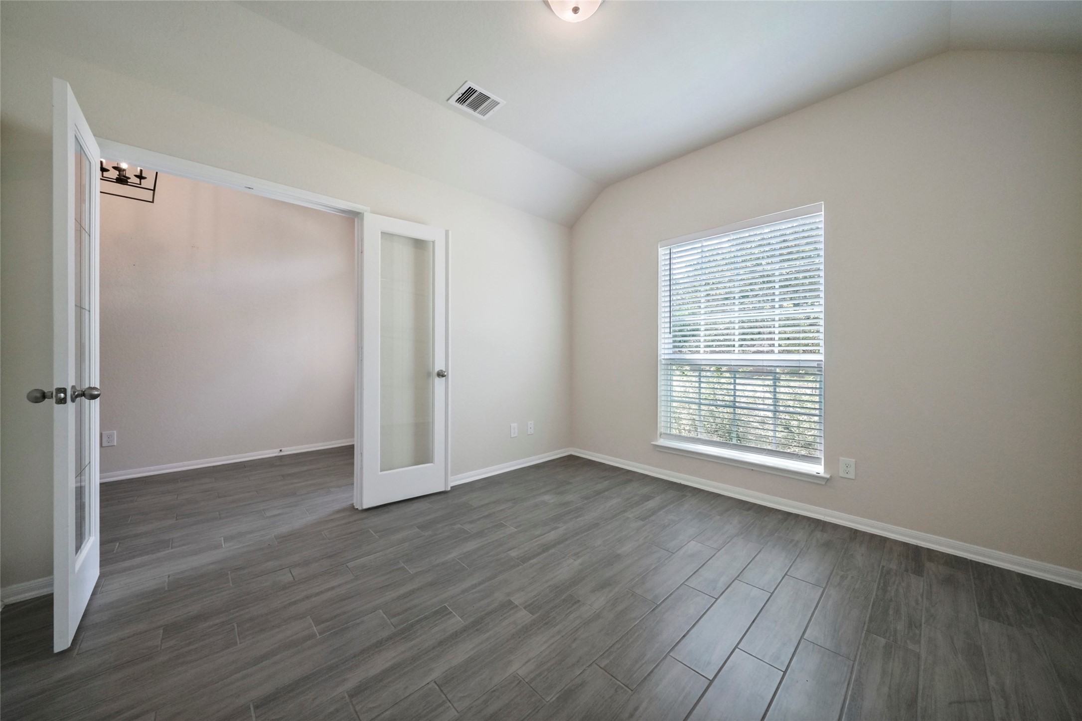 3227 Fairhaven Lane Property Photo 5