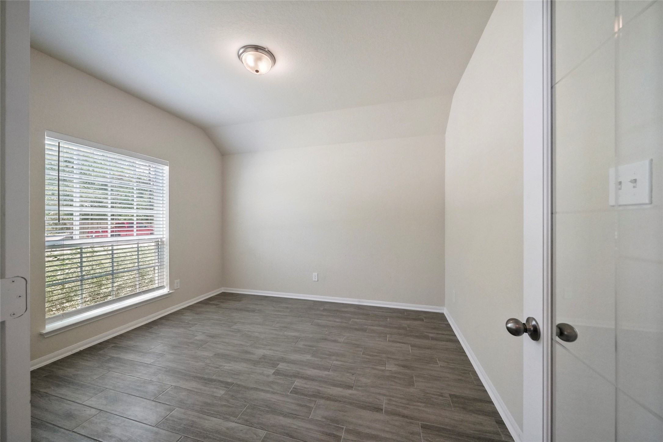 3227 Fairhaven Lane Property Photo 6