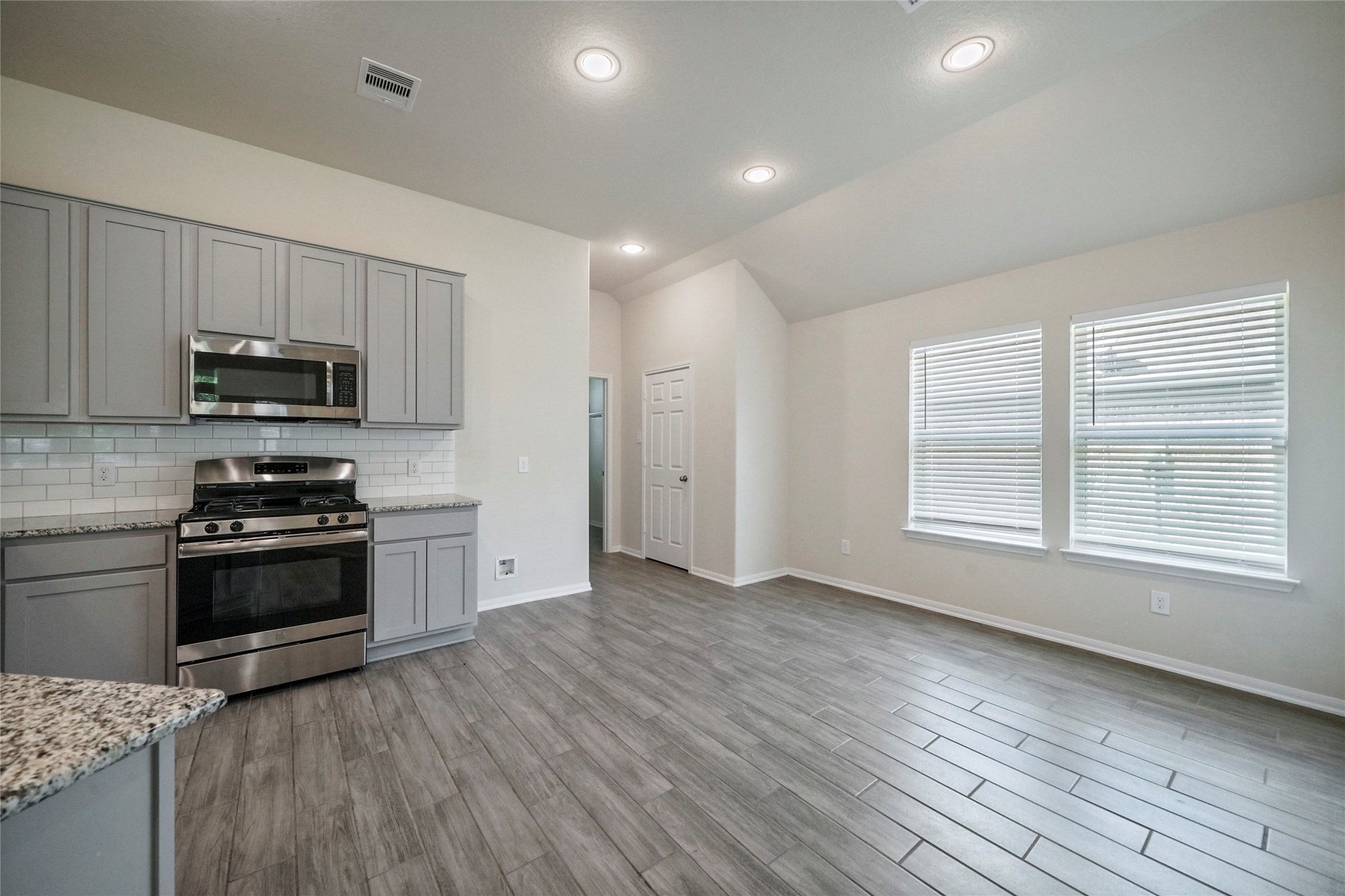 3227 Fairhaven Lane Property Photo 13