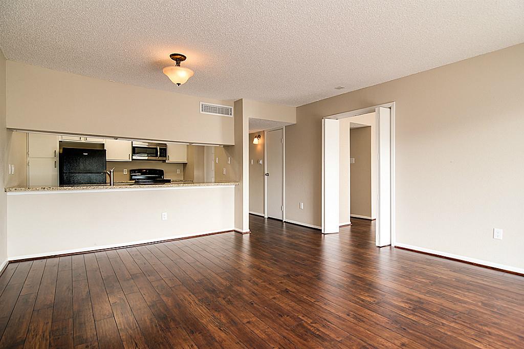 2818 S Bartell Drive 312 Property Photo 5