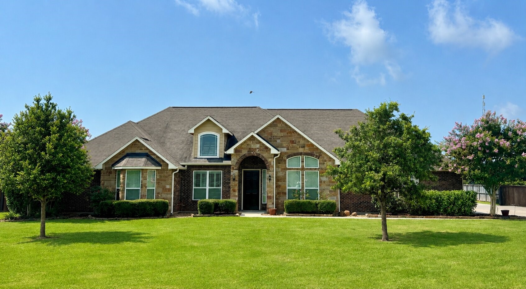 5118 Landon Lane Property Photo