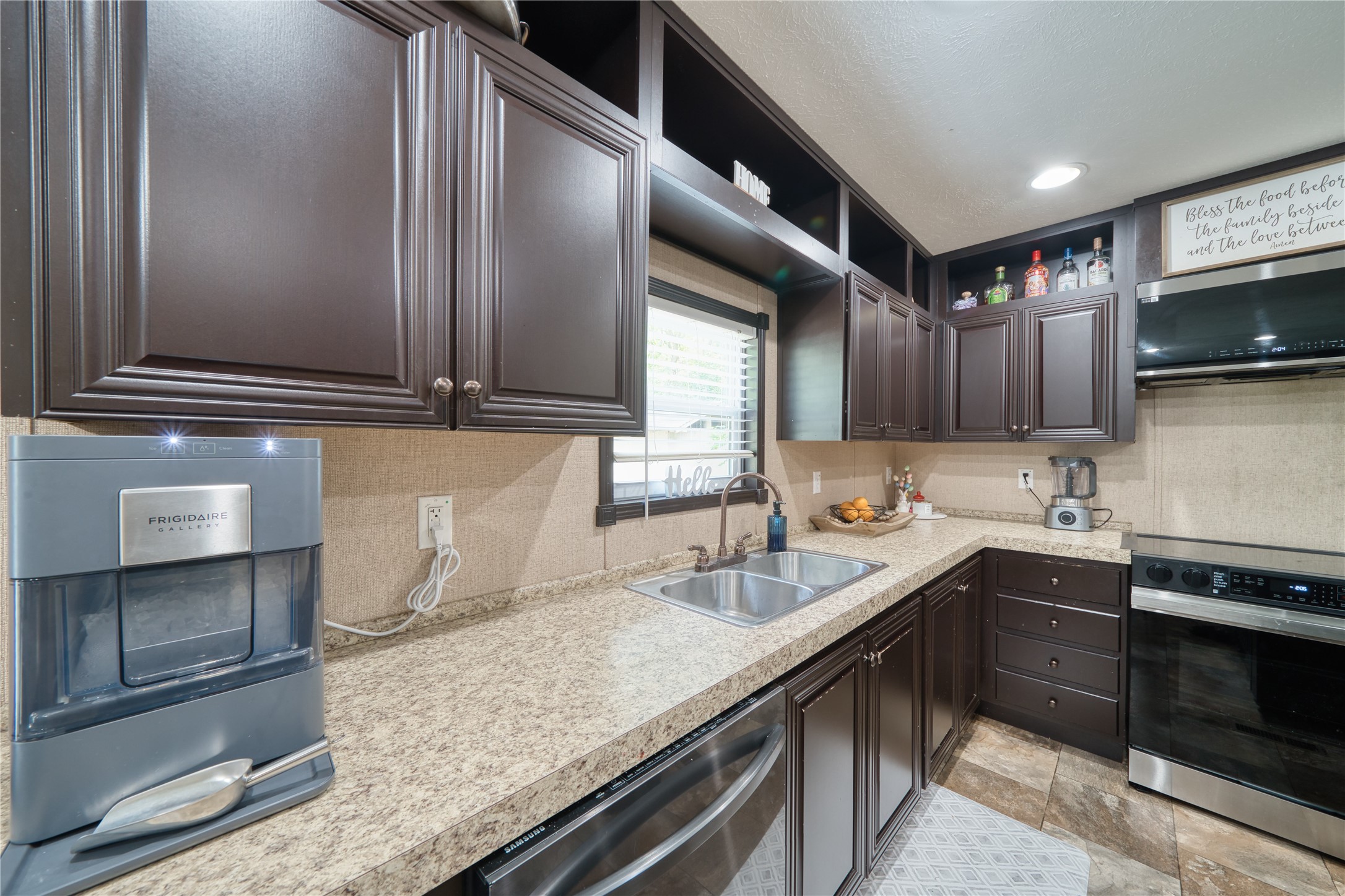 103 County Road 370 Property Photo 10