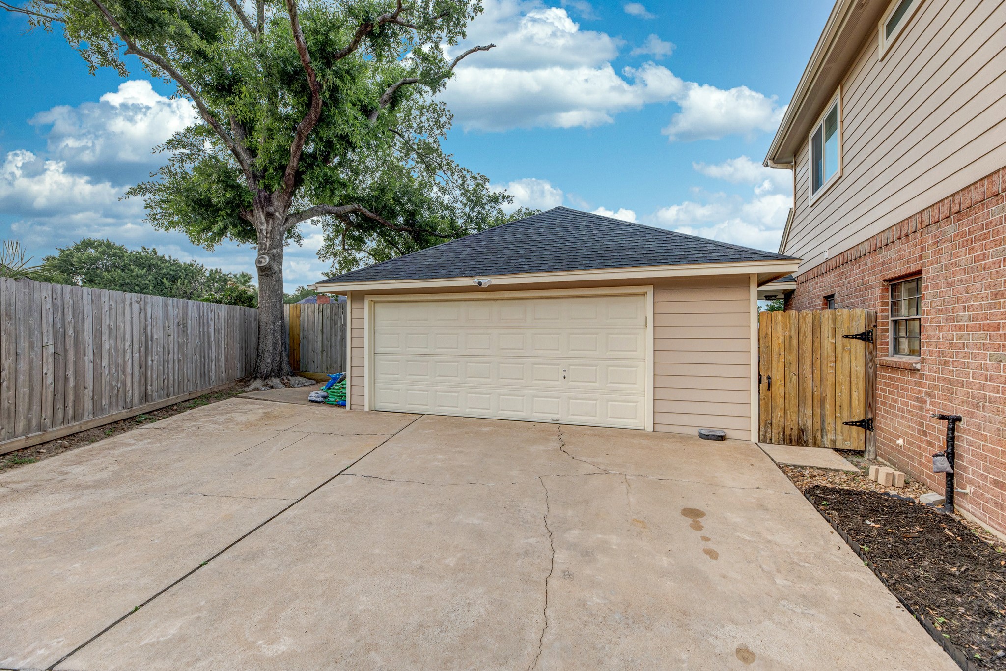 14102 N Suddley Castle Street Property Photo 48