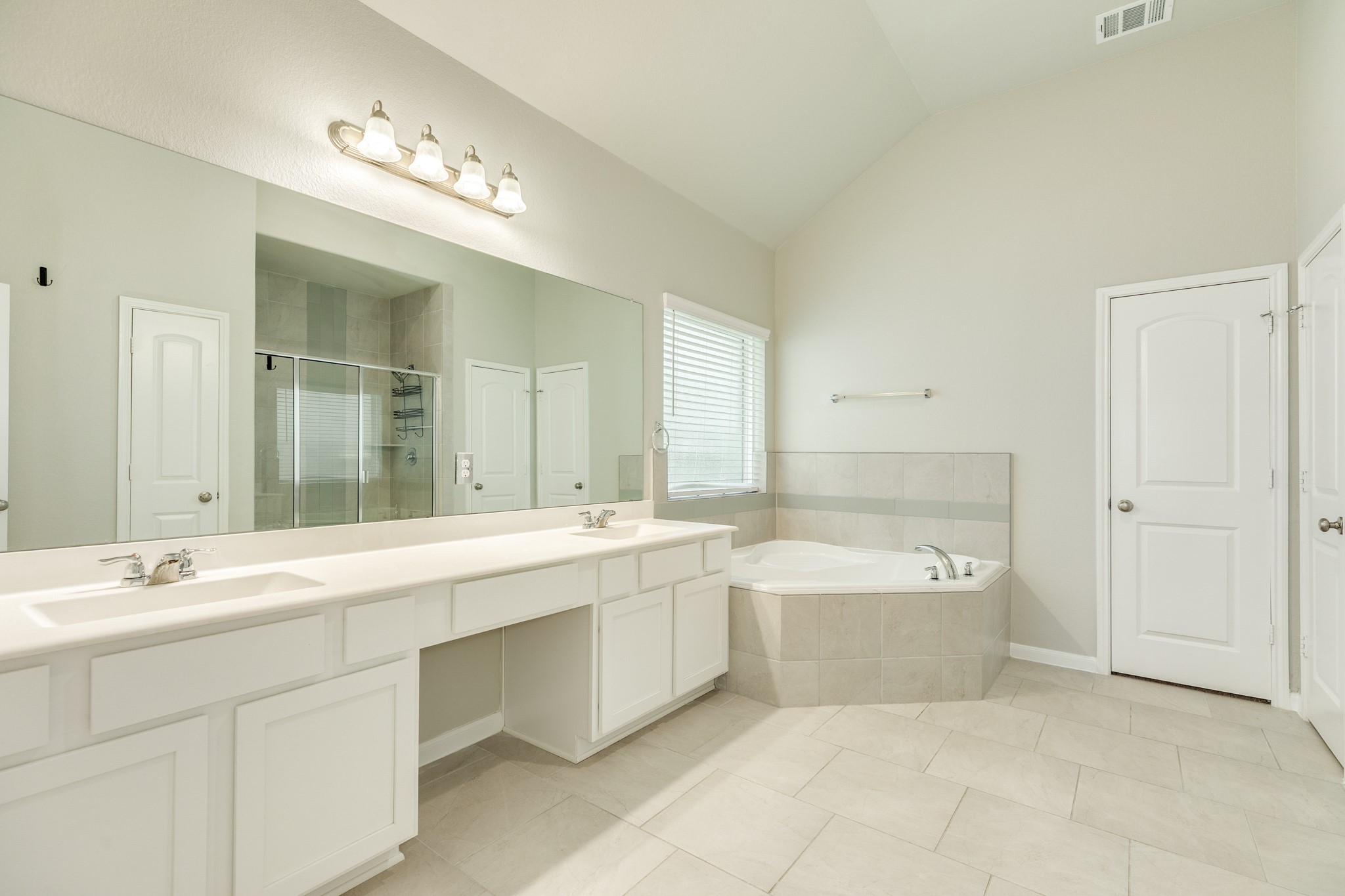 1842 Kenley Way Property Photo 18