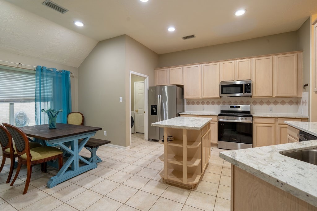 175 N Wimberly Way Property Photo 7