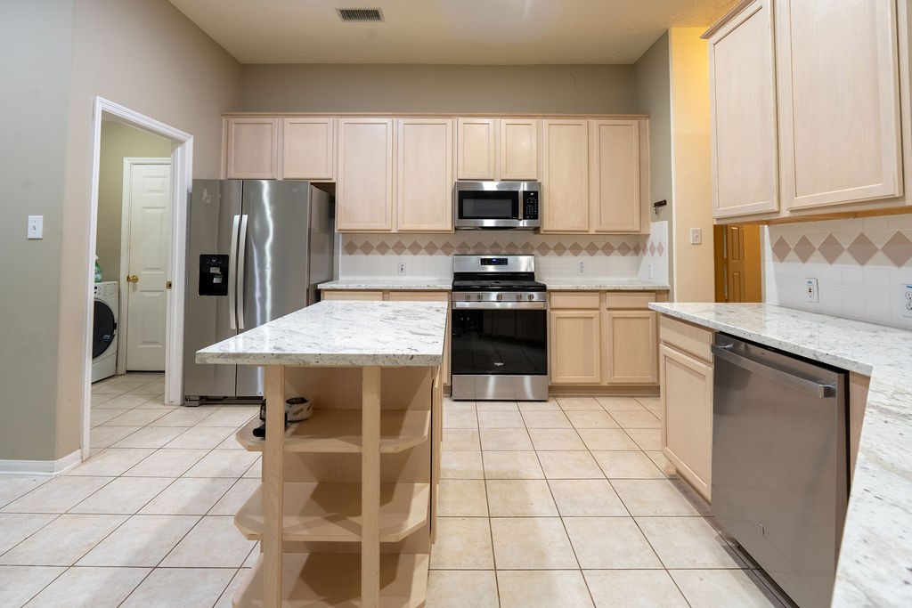 175 N Wimberly Way Property Photo 8