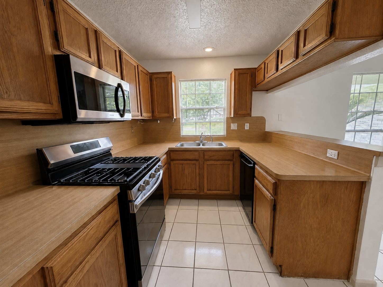3102 E Heatherock Circle Property Photo 4