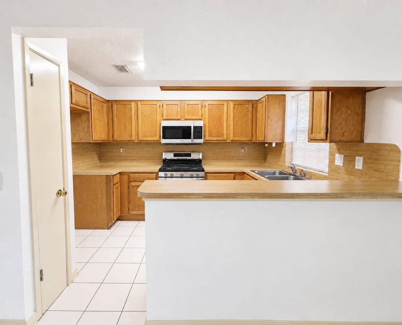 3102 E Heatherock Circle Property Photo 6