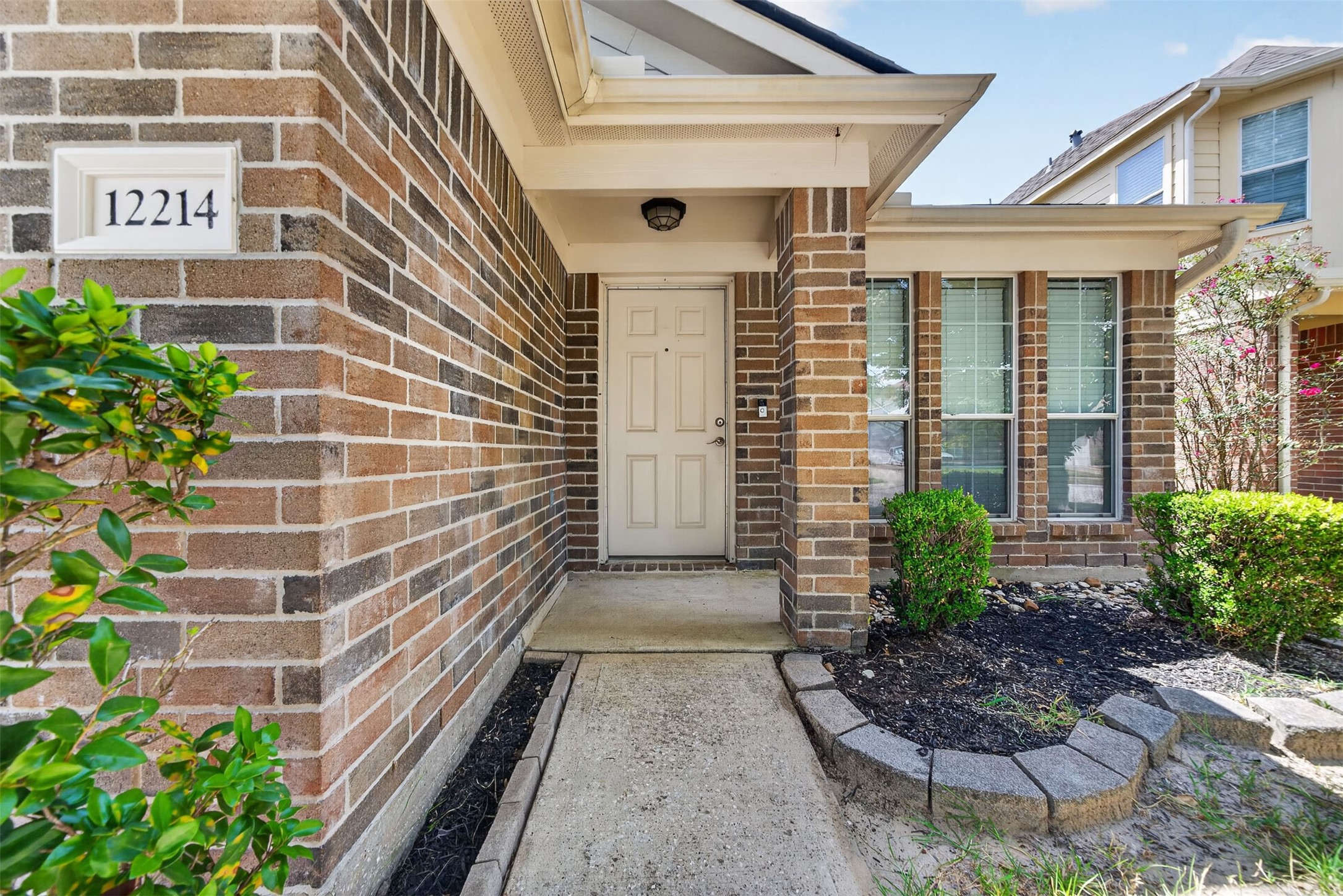 12214 Carriage Oak Circle Property Photo 4