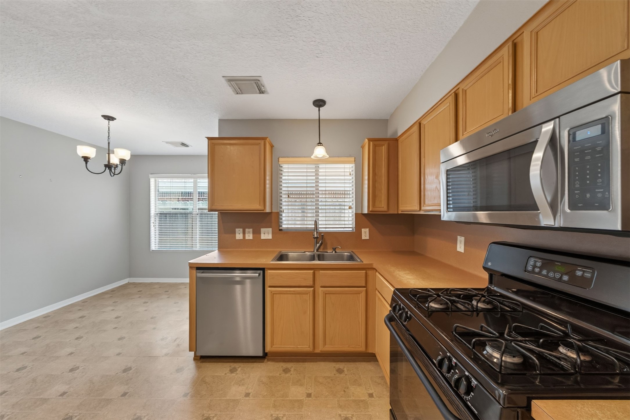 12214 Carriage Oak Circle Property Photo 11