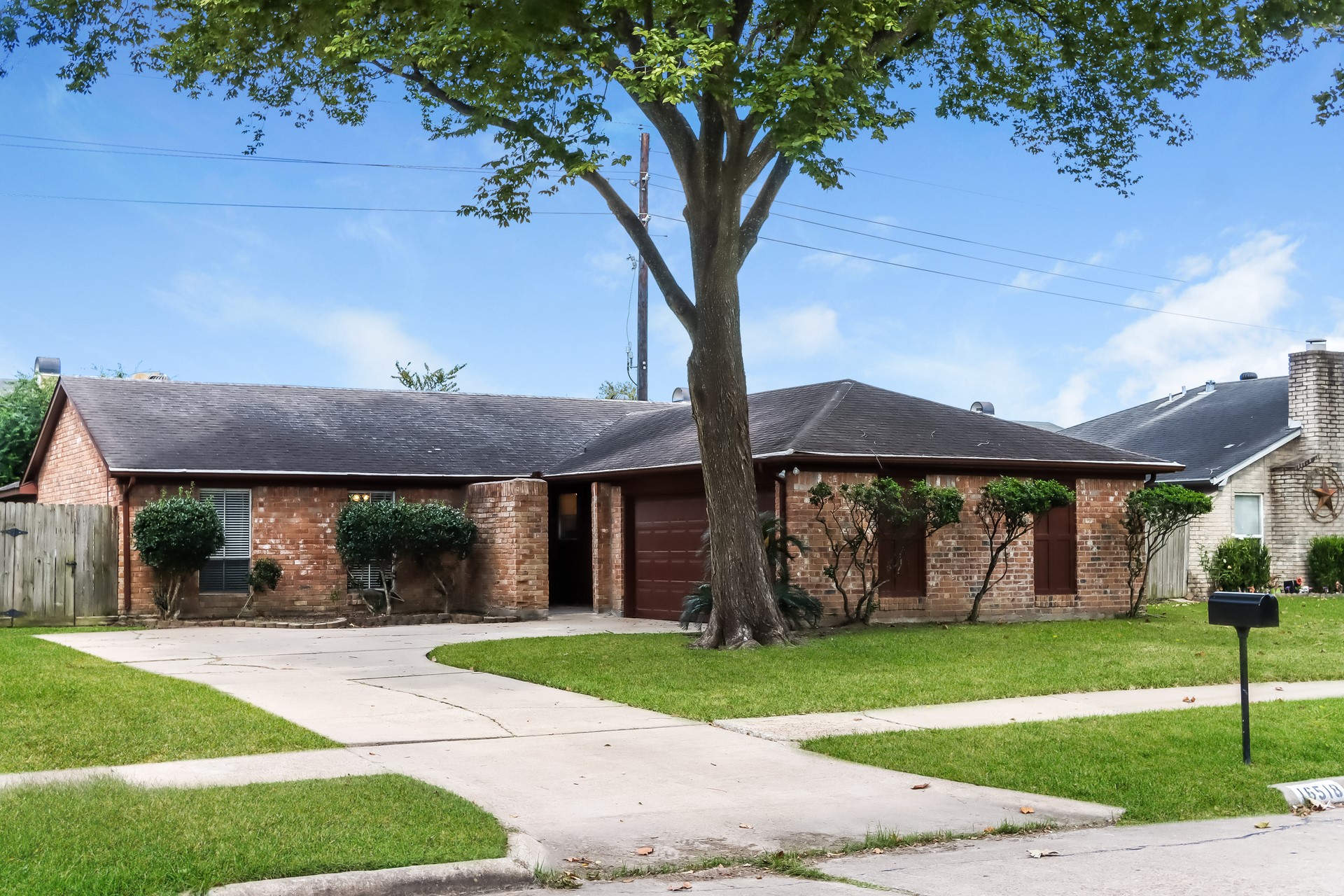 16518 Royal Mile Lane Property Photo 2